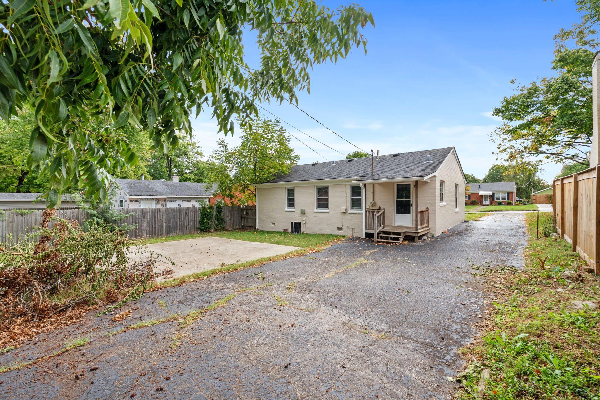 277 Hillsboro Avenue