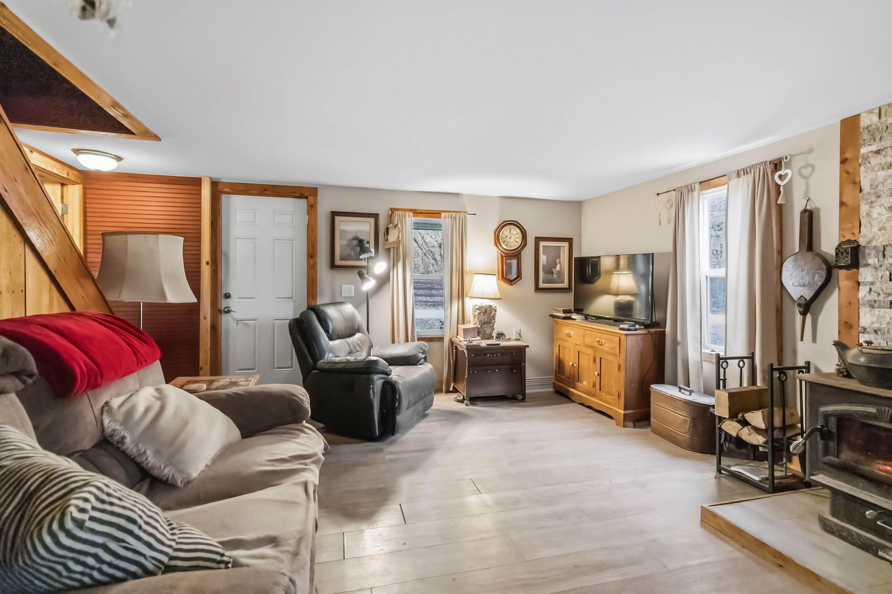 1666 Pointer Creek Road