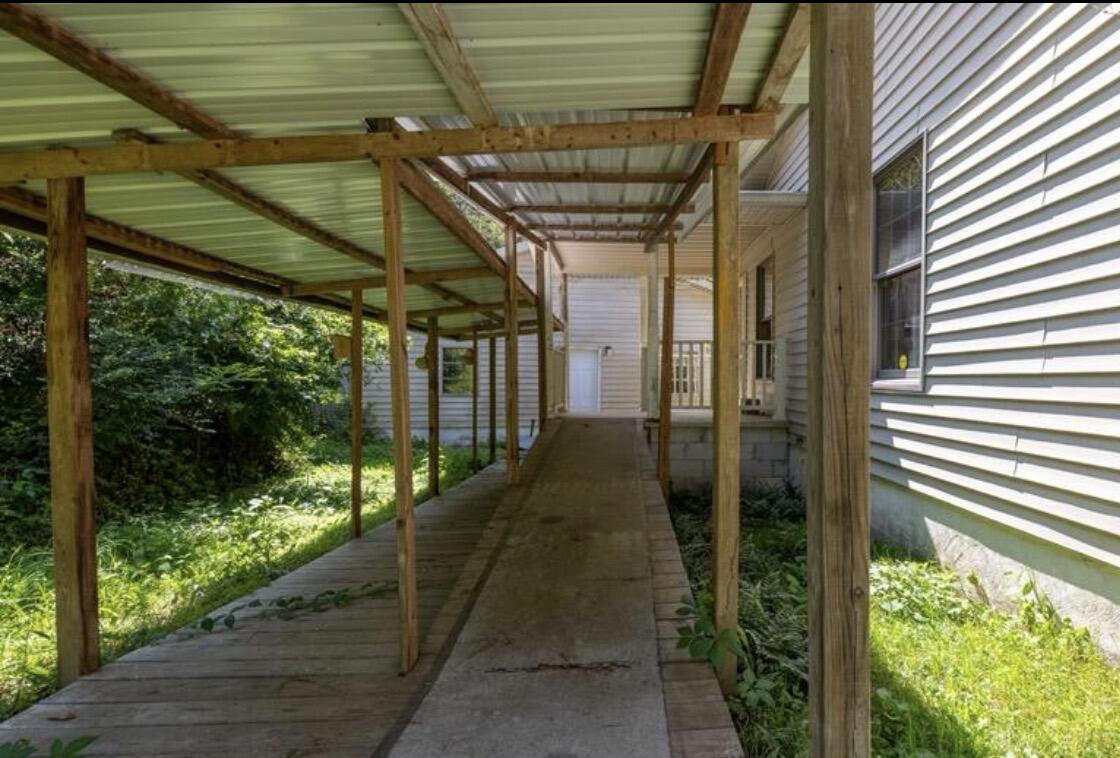 939 Right Fork Island Creek Road