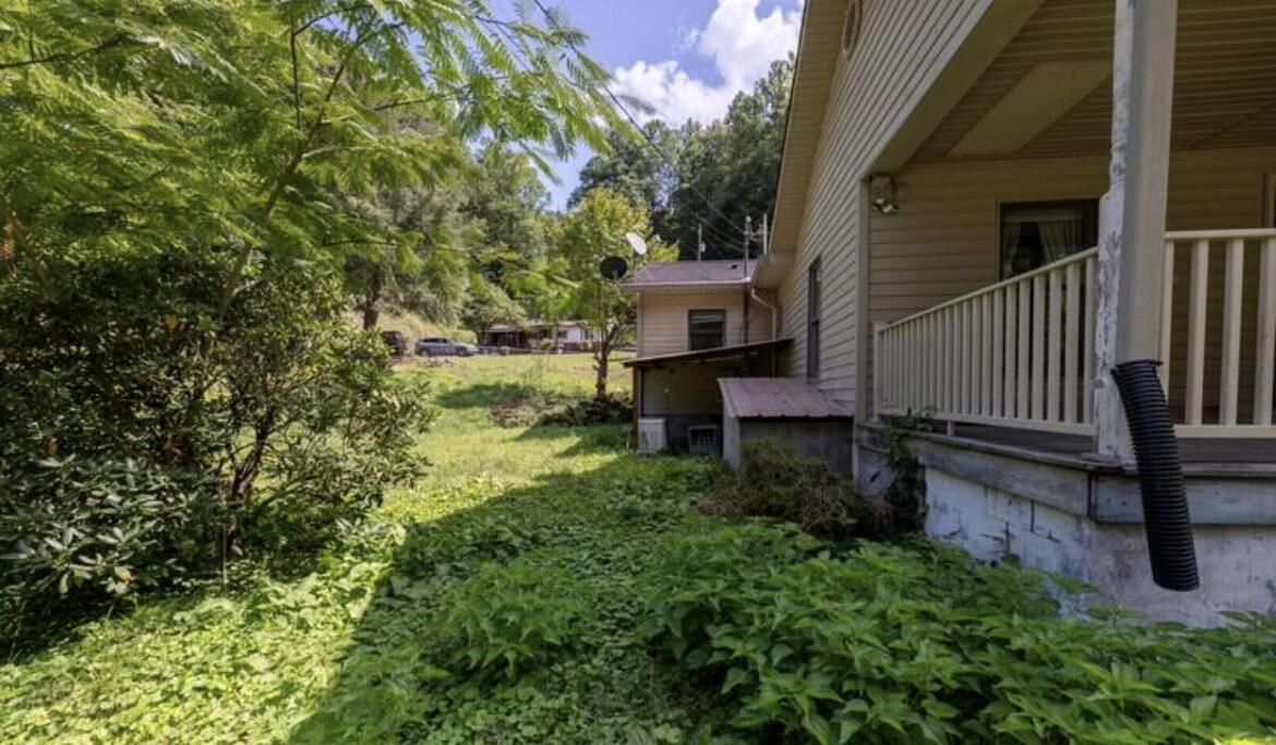 939 Right Fork Island Creek Road