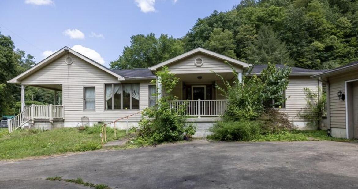 939 Right Fork Island Creek Road