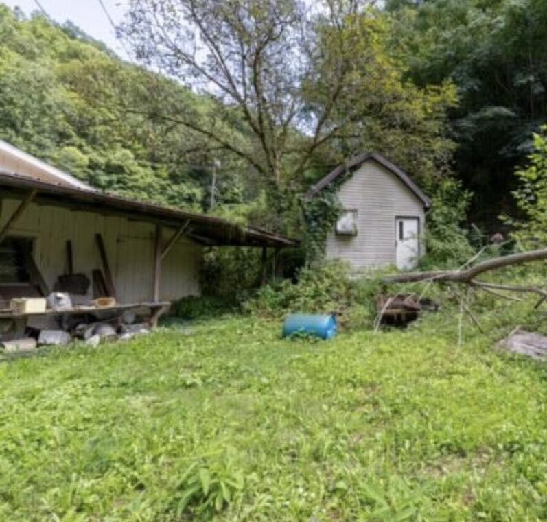 939 Right Fork Island Creek Road