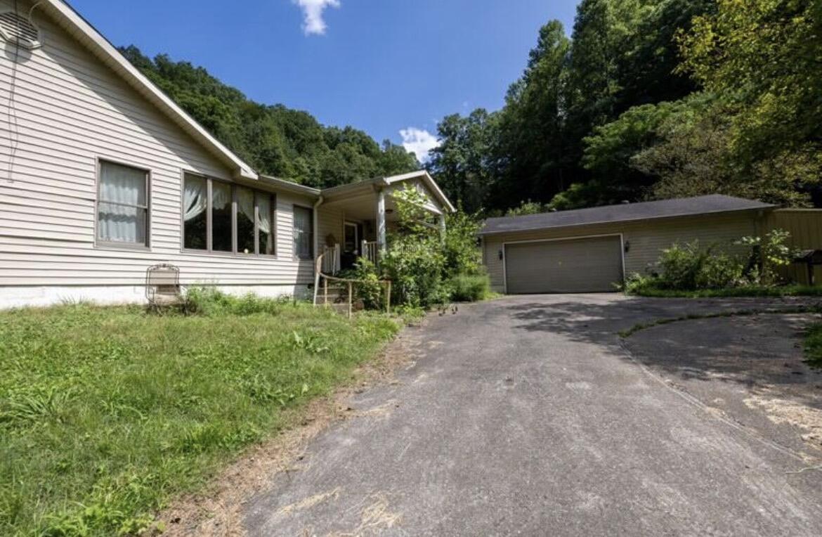 939 Right Fork Island Creek Road
