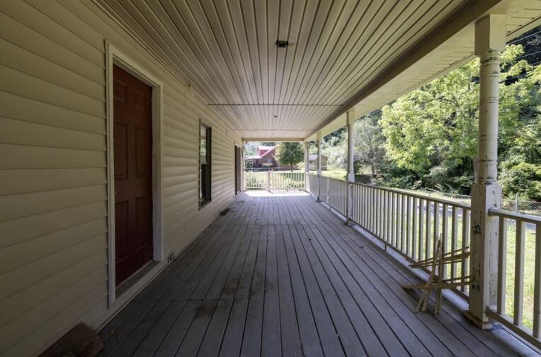 939 Right Fork Island Creek Road
