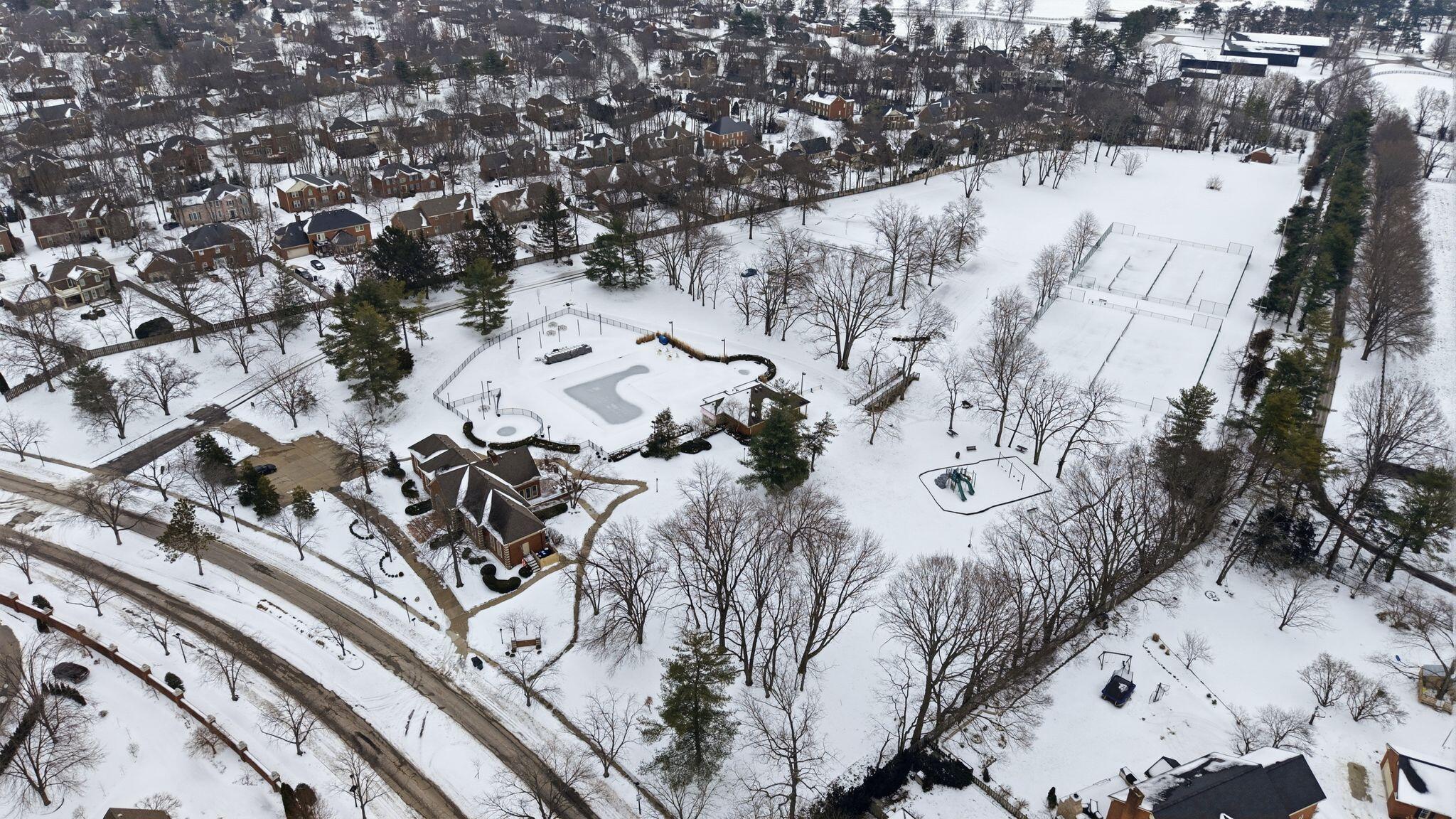 2371 Hartland Parkside Drive