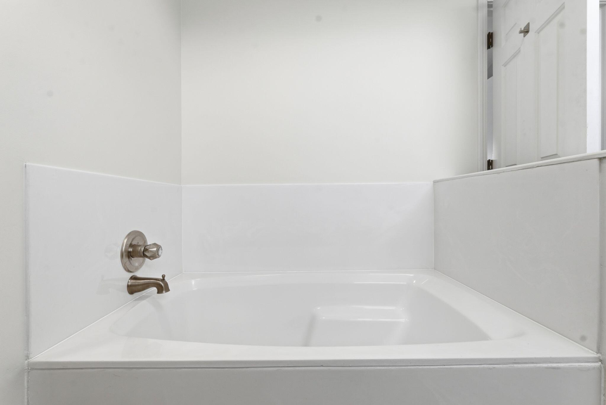 2371 Hartland Parkside Drive