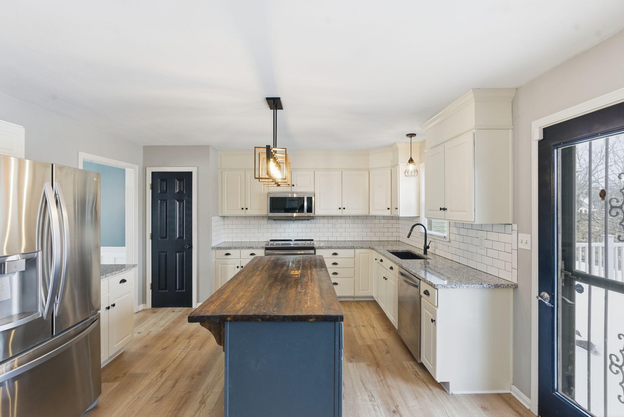 2371 Hartland Parkside Drive