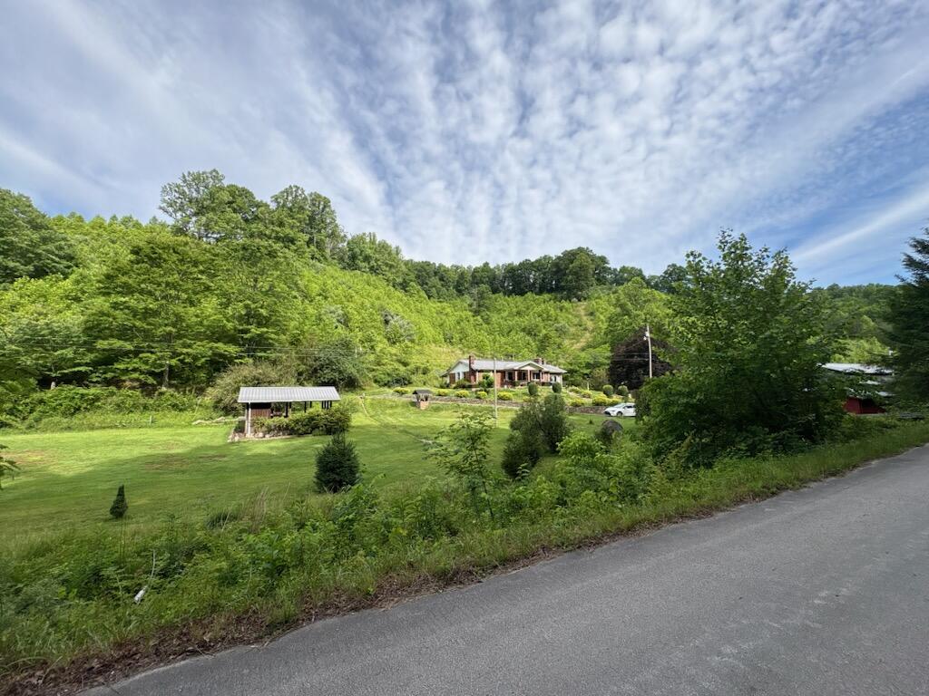 1267 Lower Taulbee Fork Road