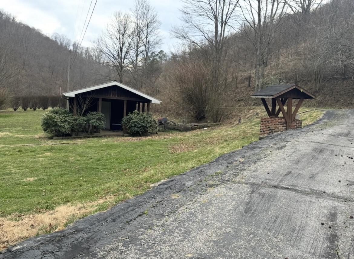 1267 Lower Taulbee Fork Road