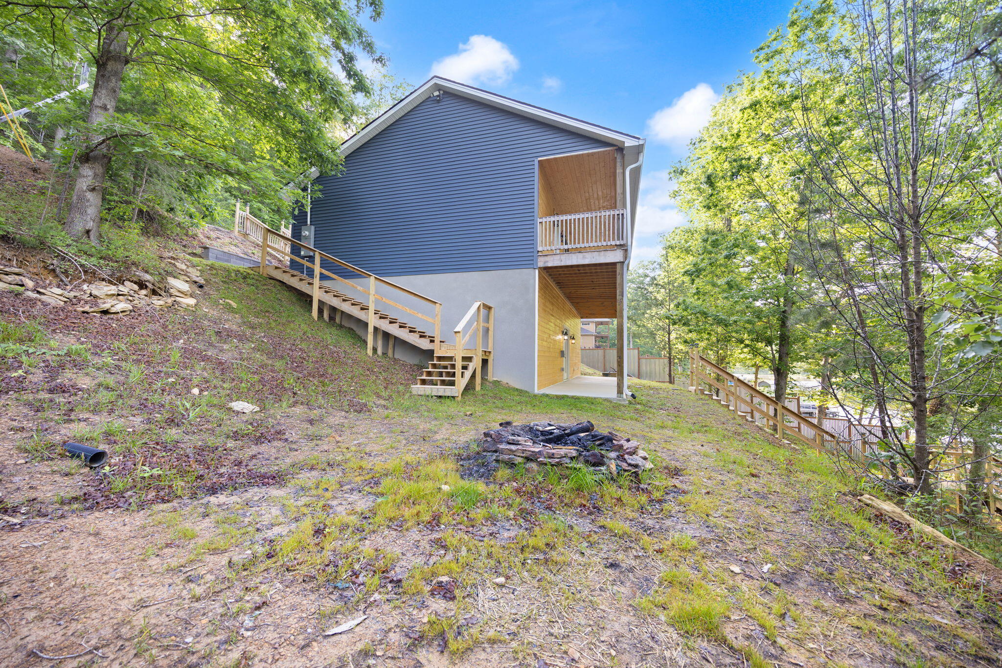77 Grayson Lane