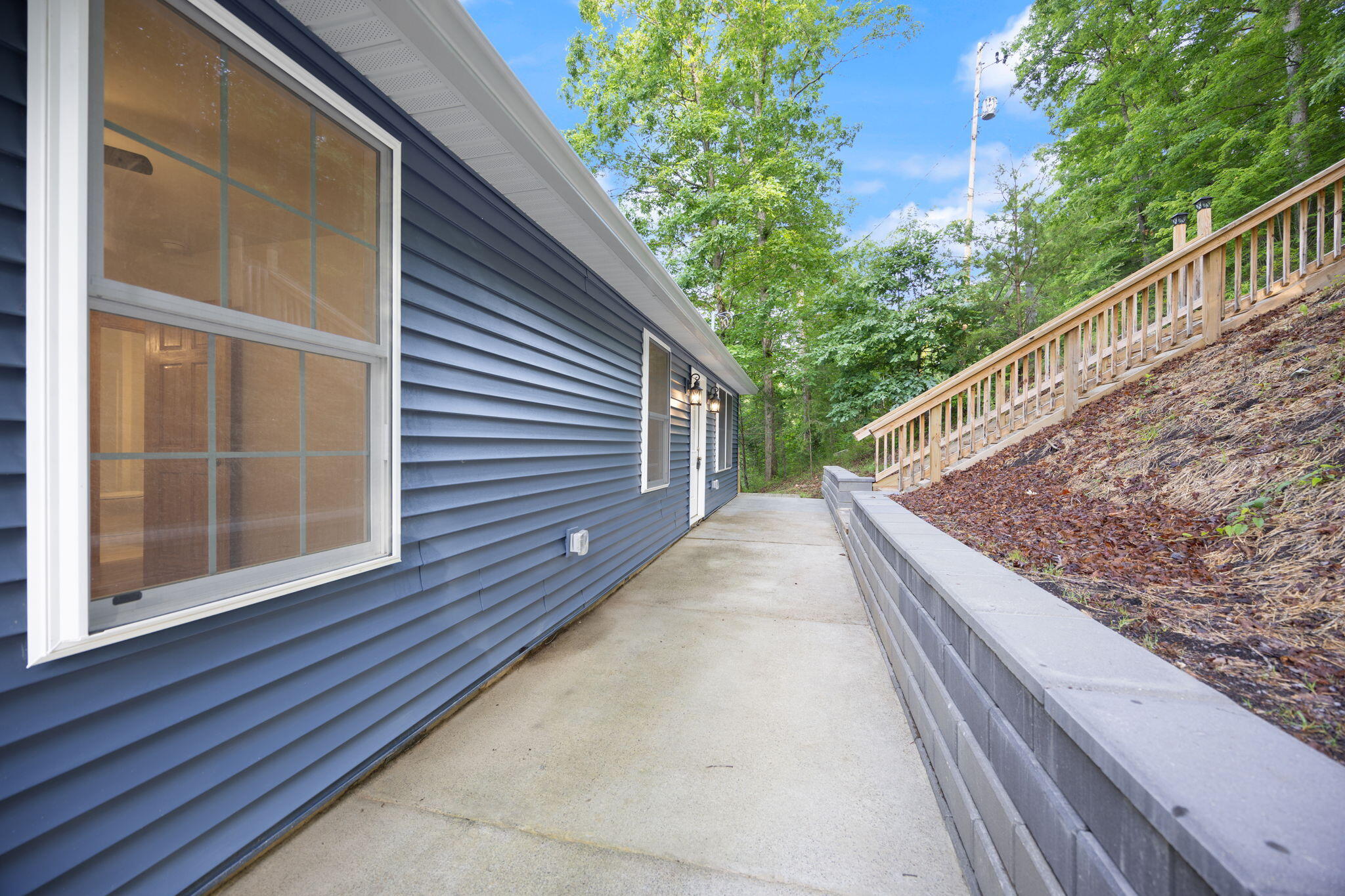 77 Grayson Lane