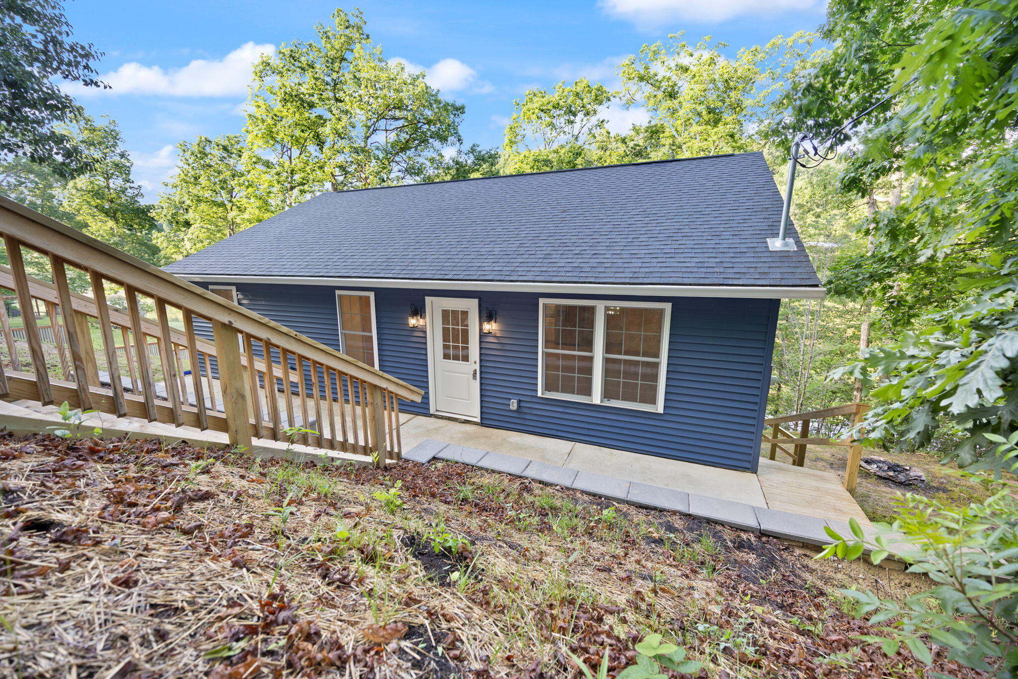 77 Grayson Lane