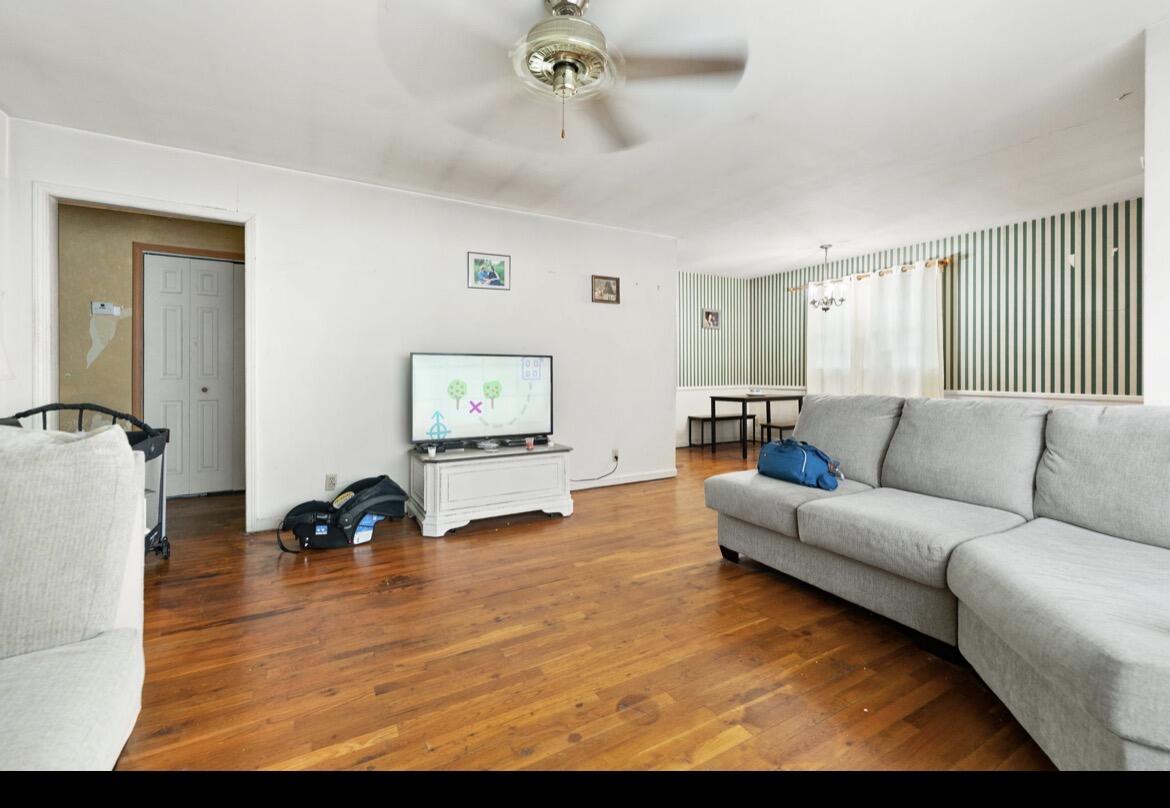 34 Woodcrest Drive