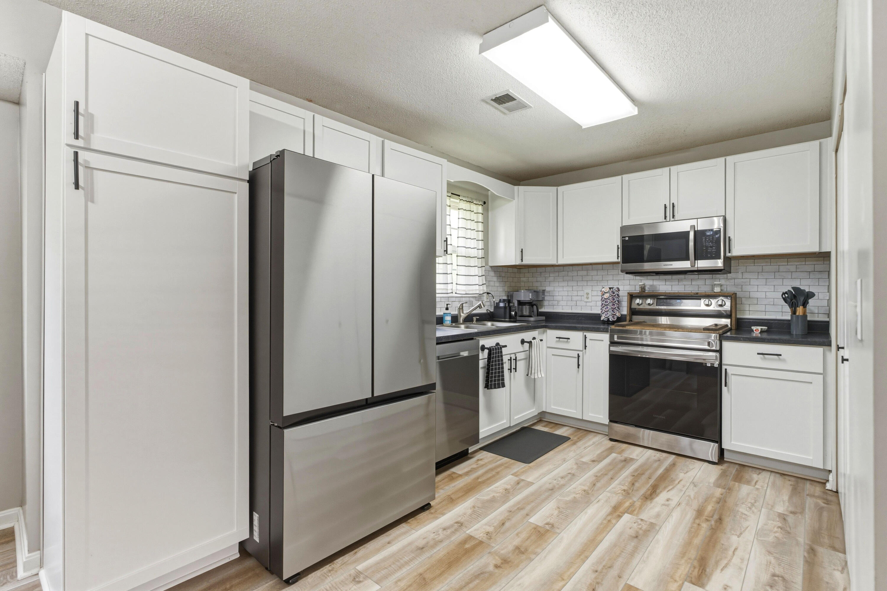 1215 Williamsburg Drive