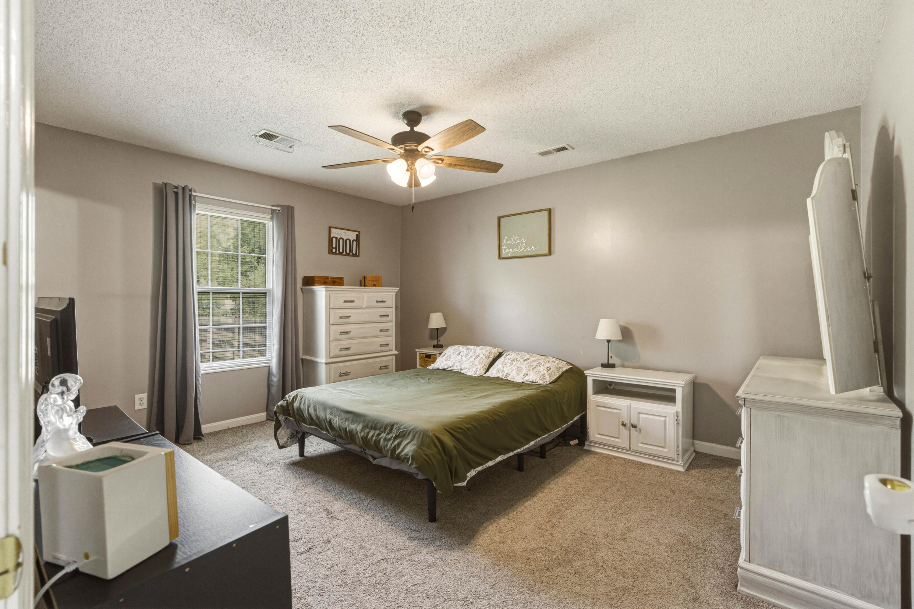 1215 Williamsburg Drive
