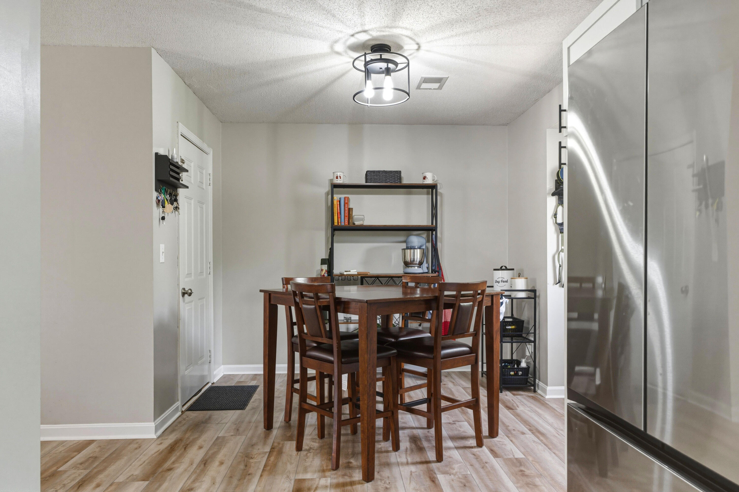 1215 Williamsburg Drive