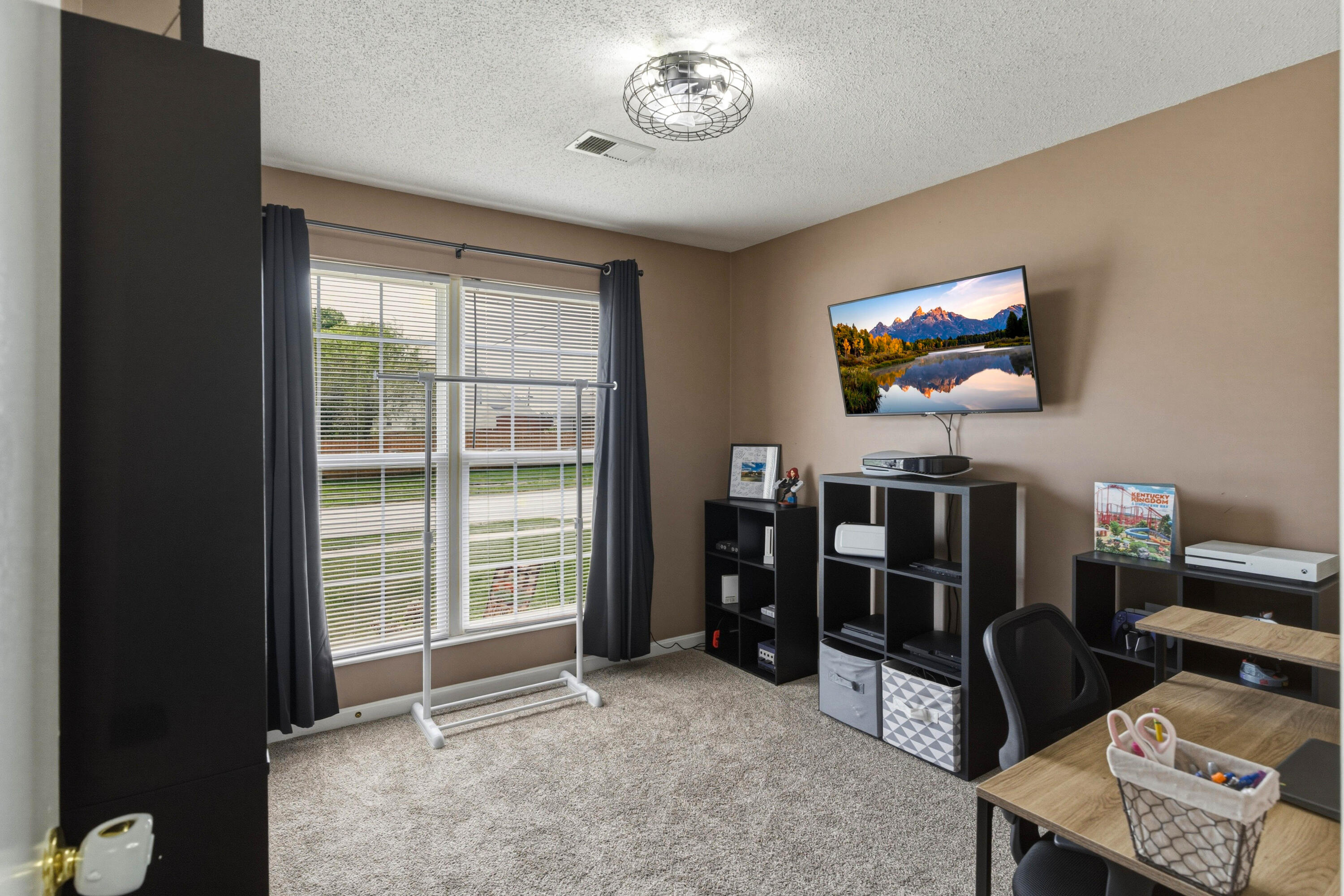 1215 Williamsburg Drive