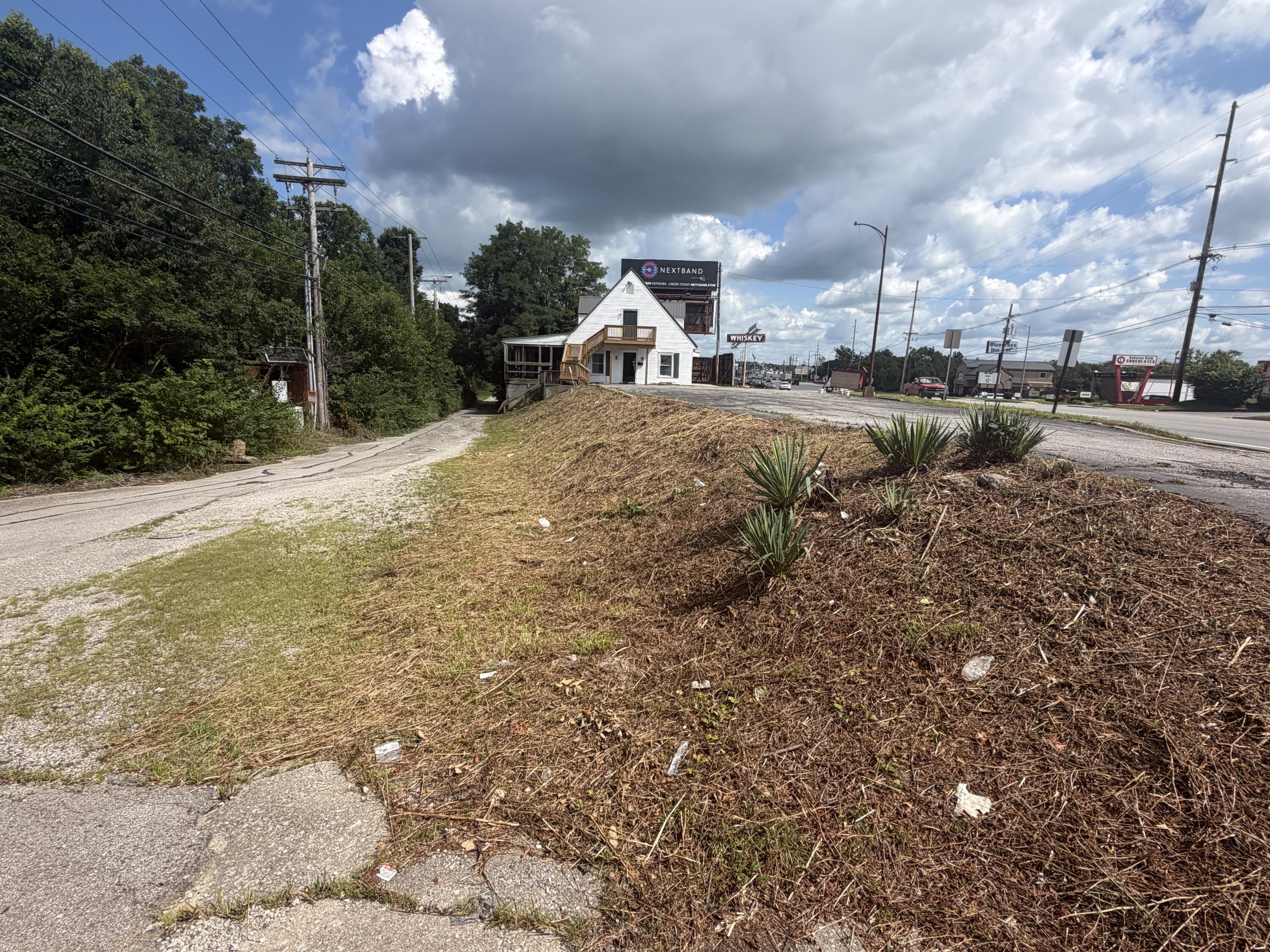 630 Versailles Road