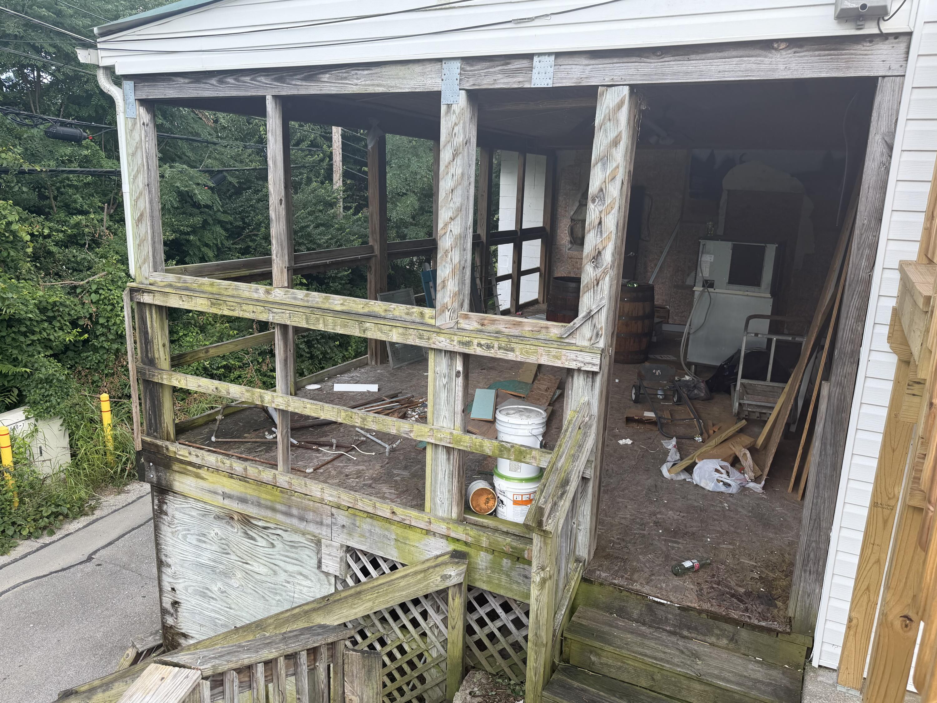 630 Versailles Road