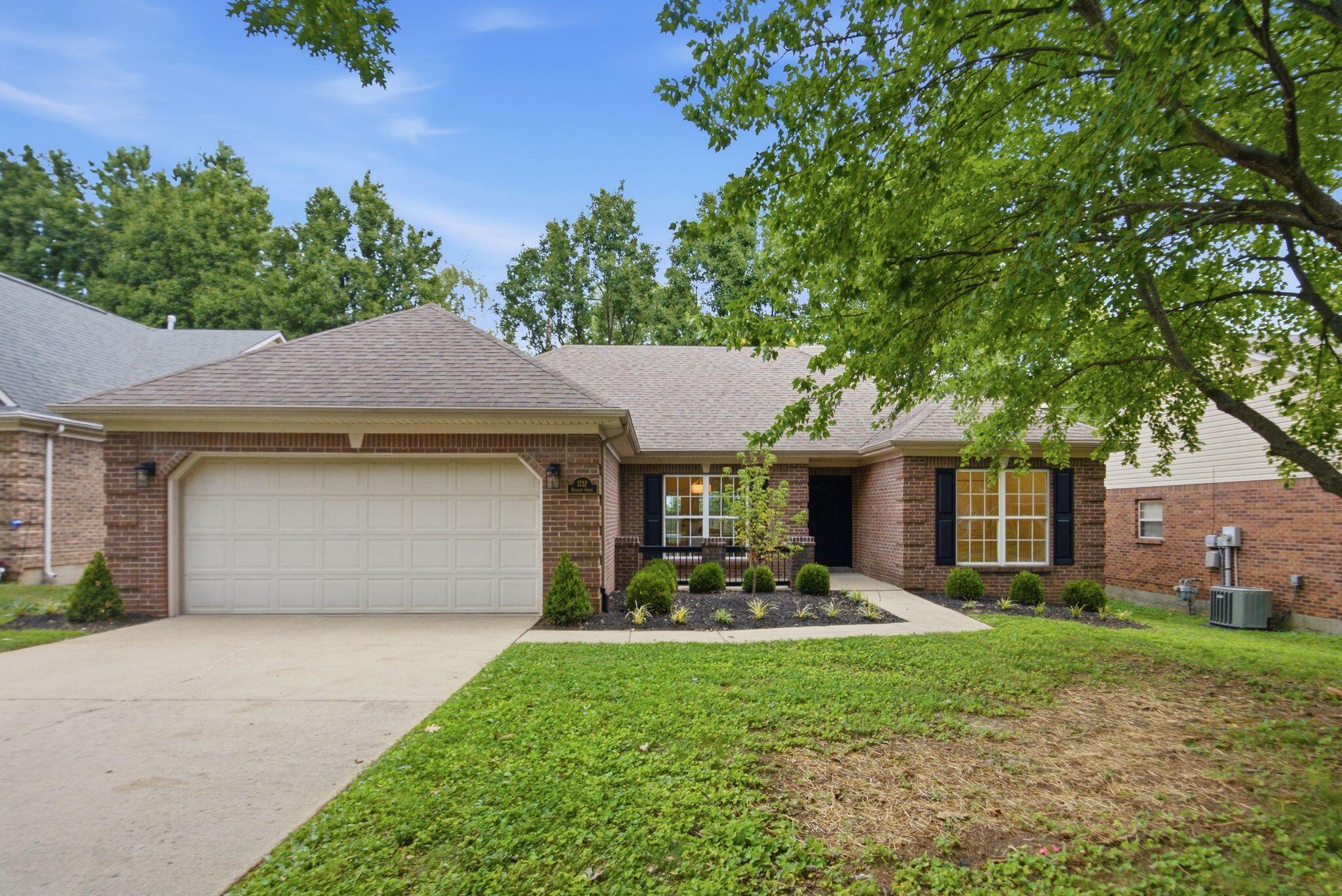 1737 Headley Green