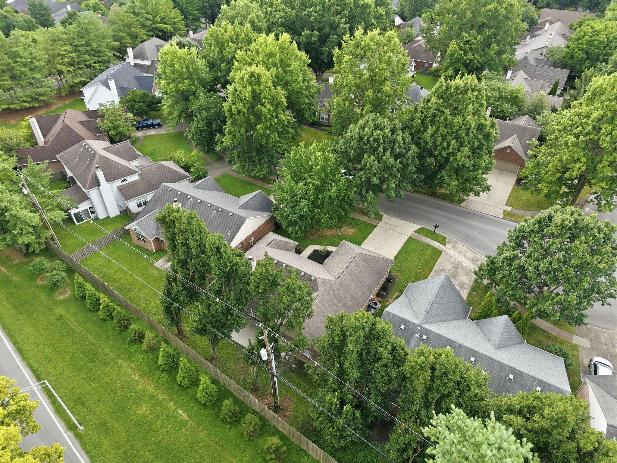 1737 Headley Green