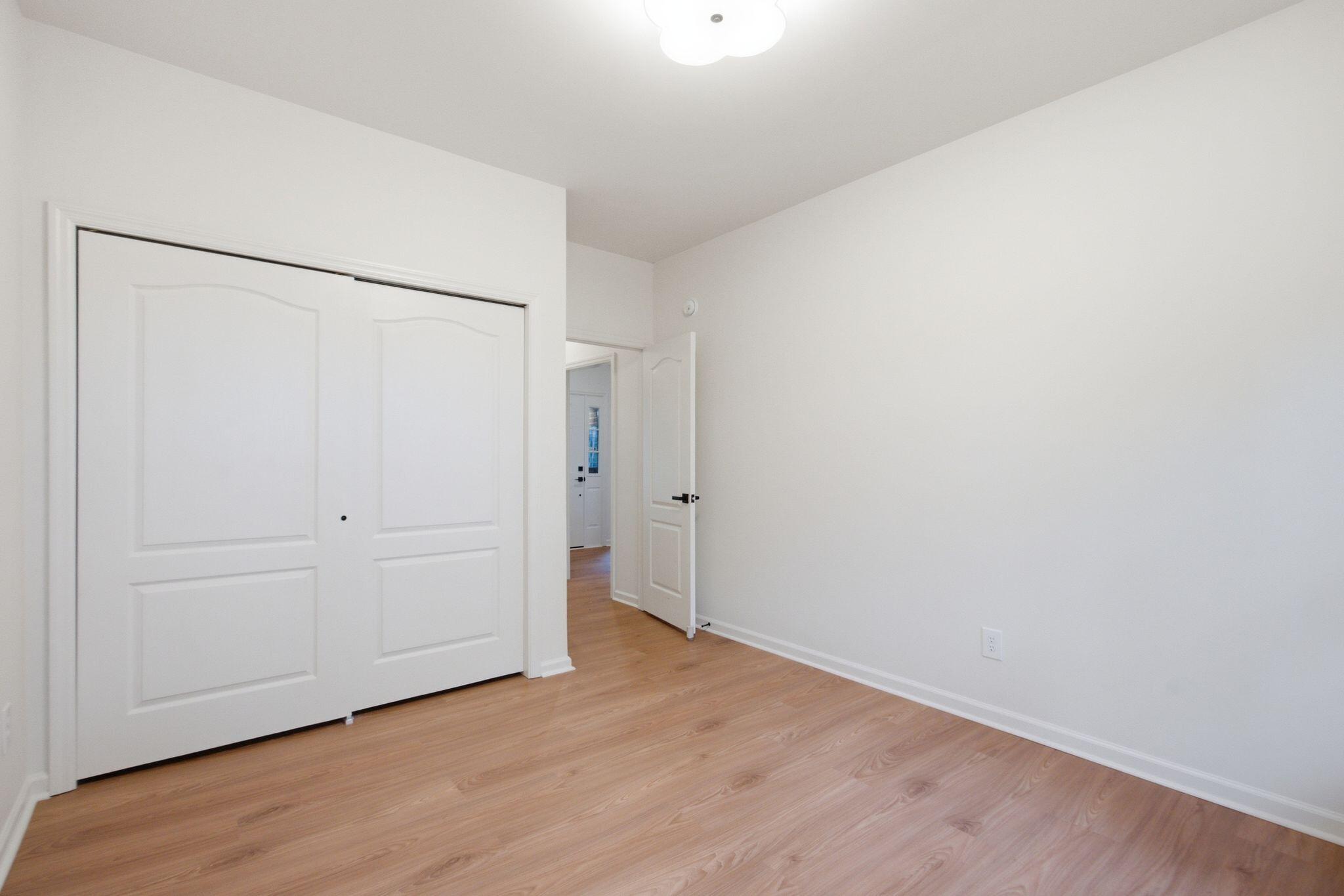1737 Headley Green