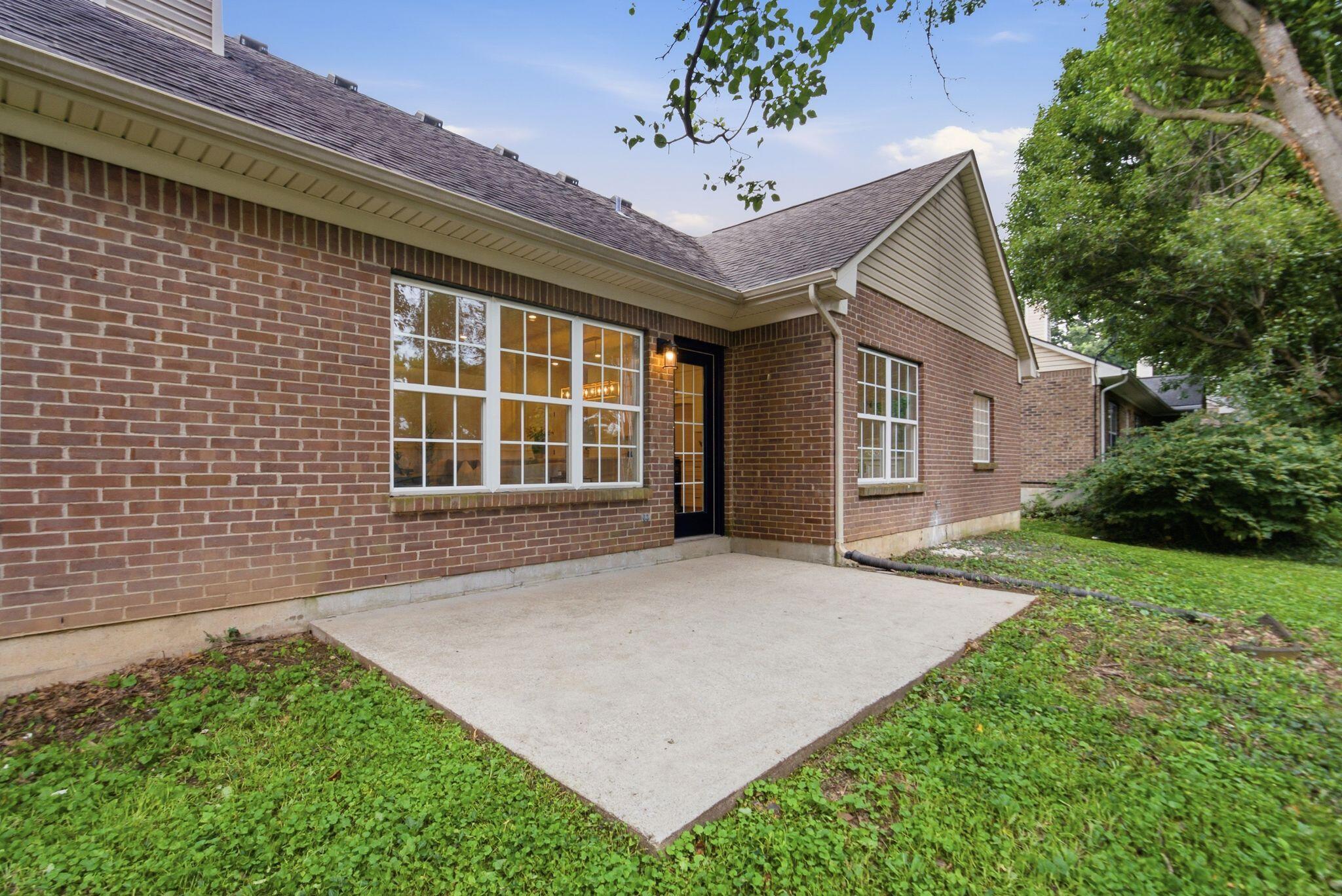 1737 Headley Green