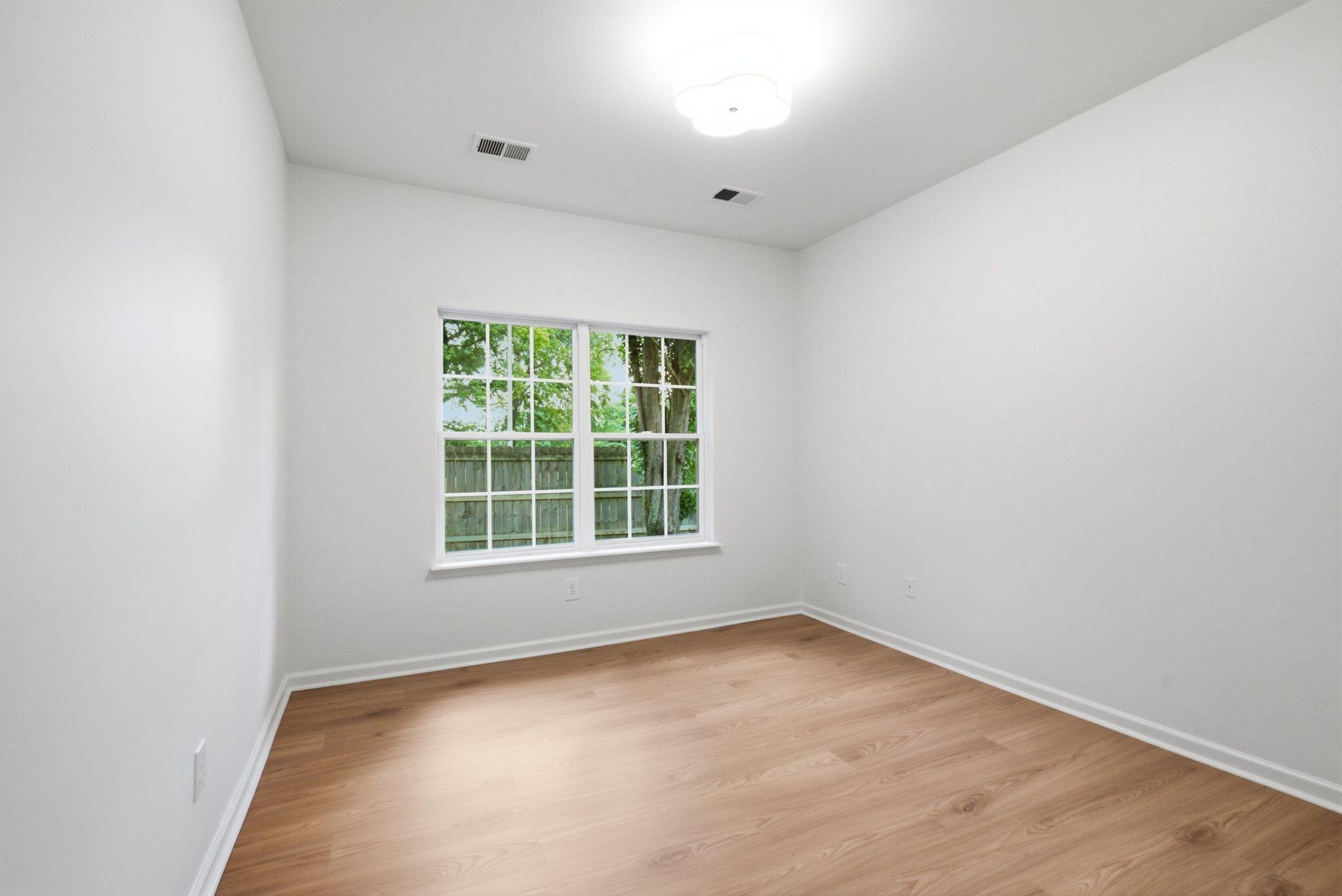 1737 Headley Green