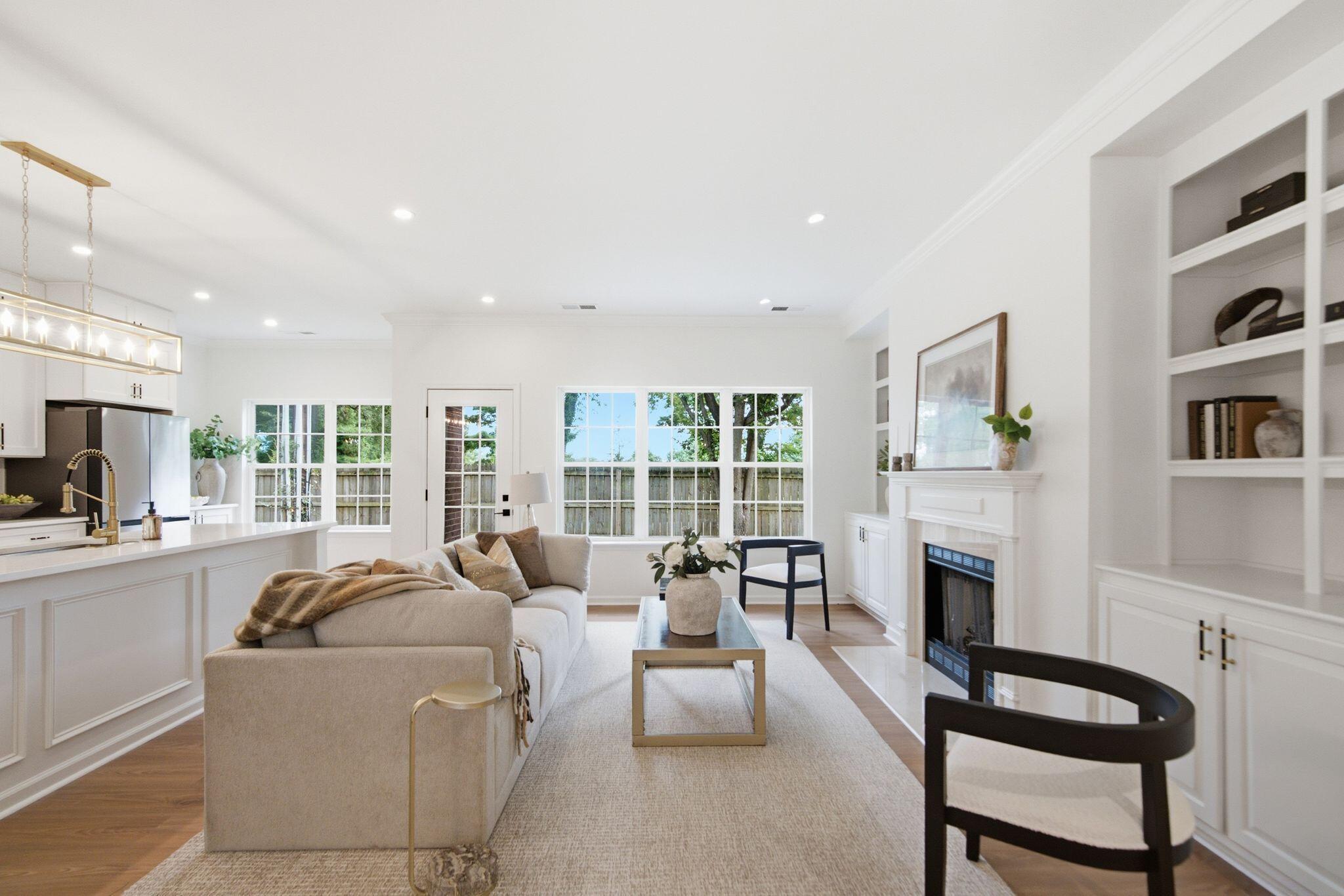 1737 Headley Green