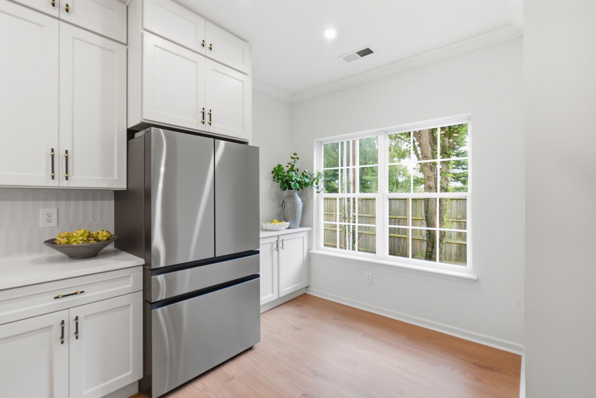 1737 Headley Green