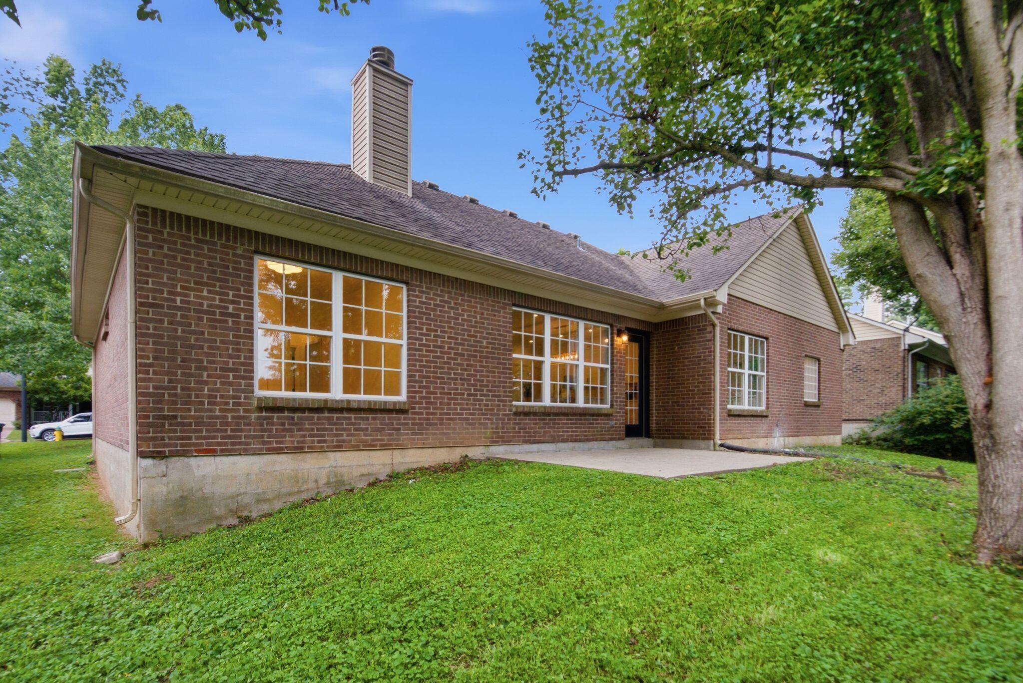 1737 Headley Green