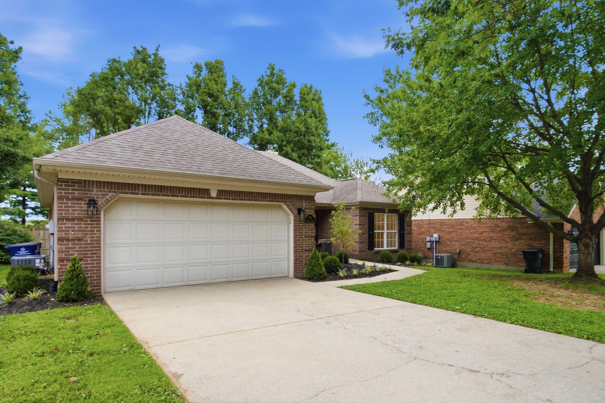 1737 Headley Green