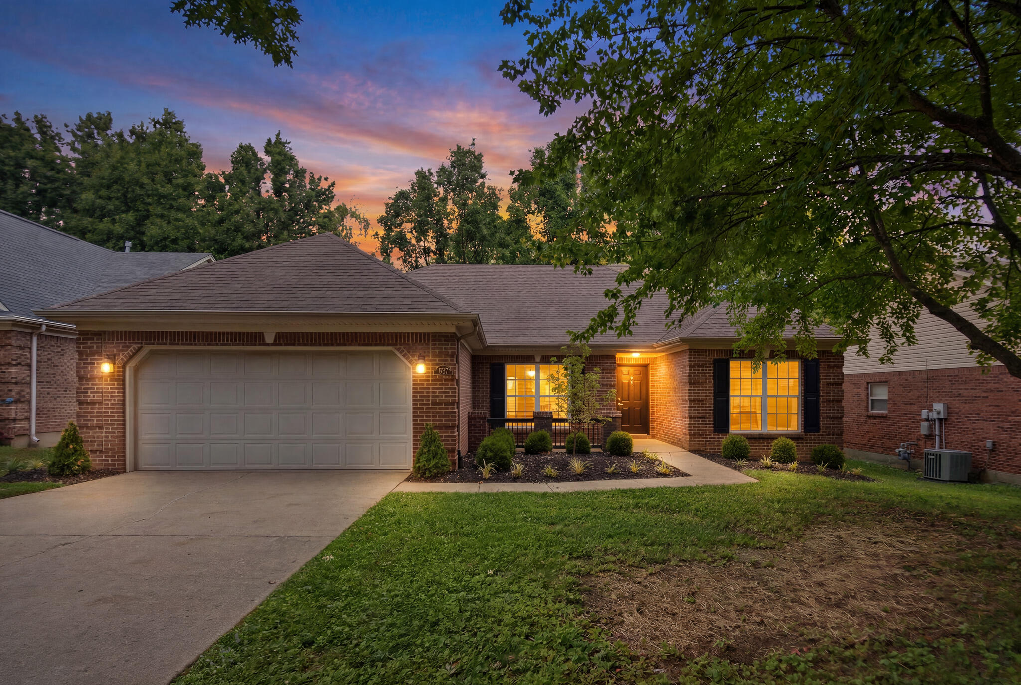 1737 Headley Green