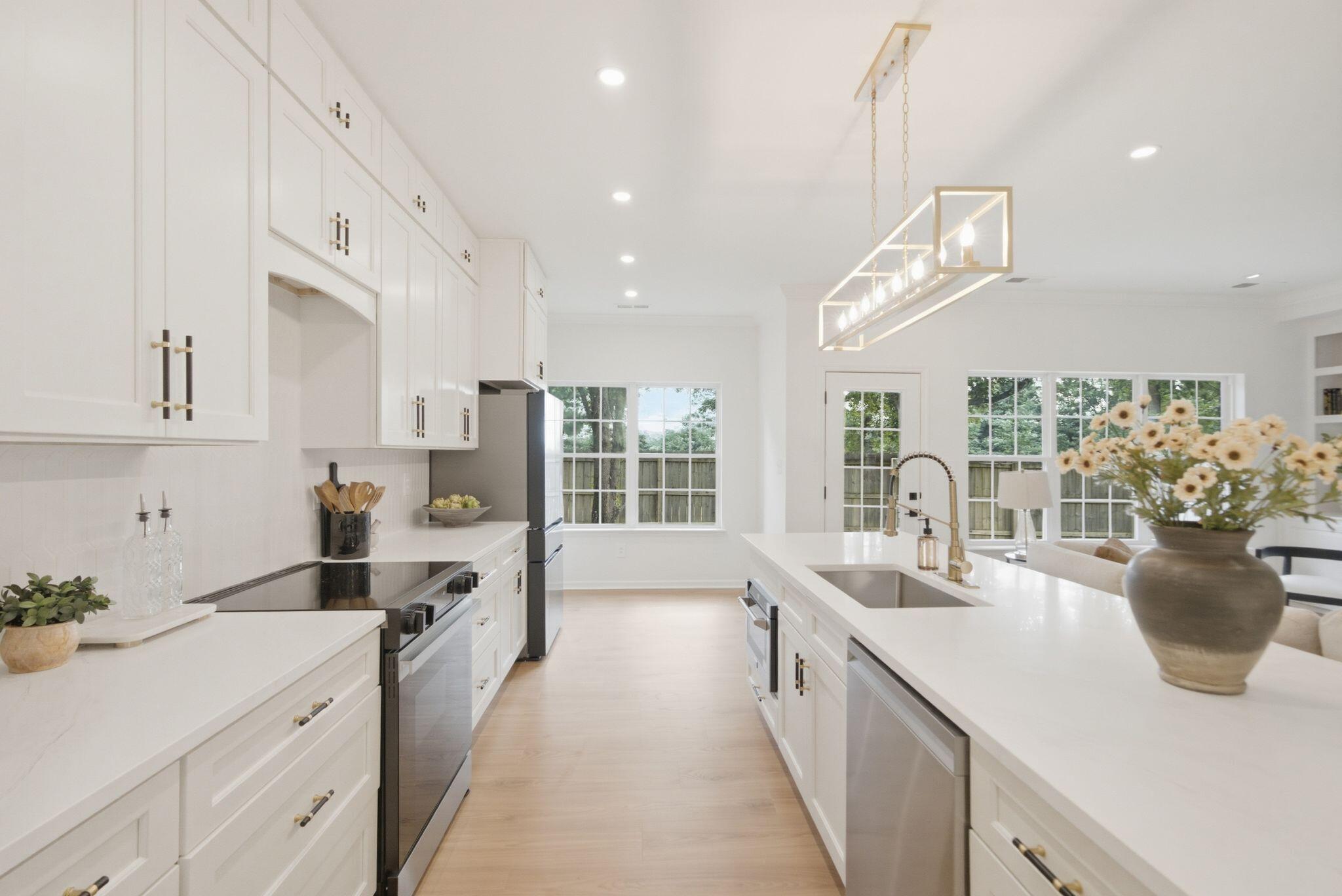 1737 Headley Green