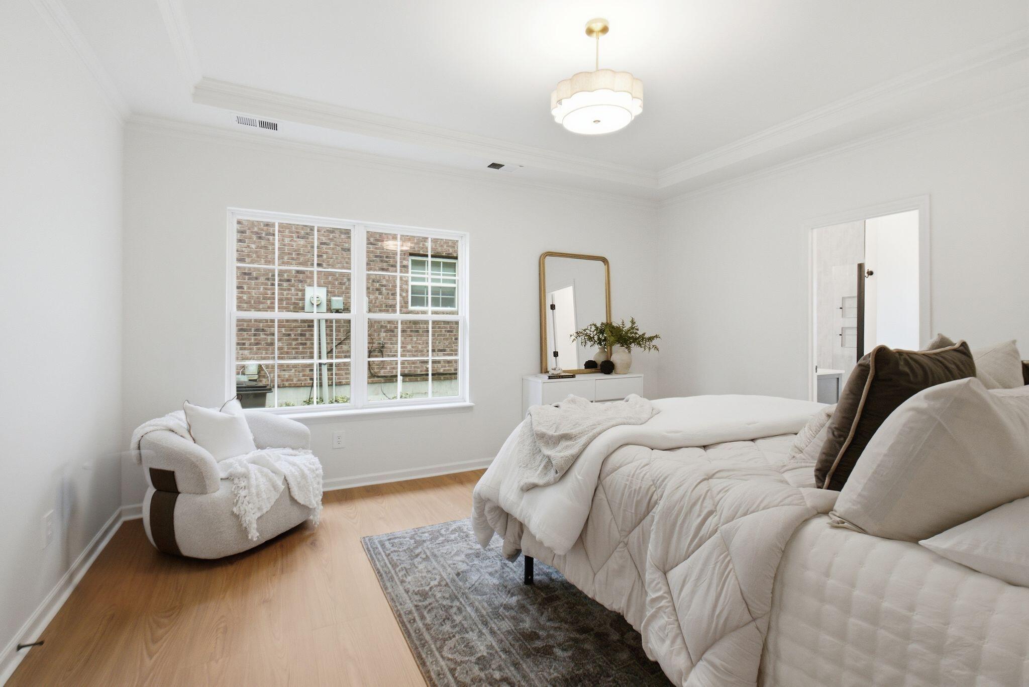1737 Headley Green