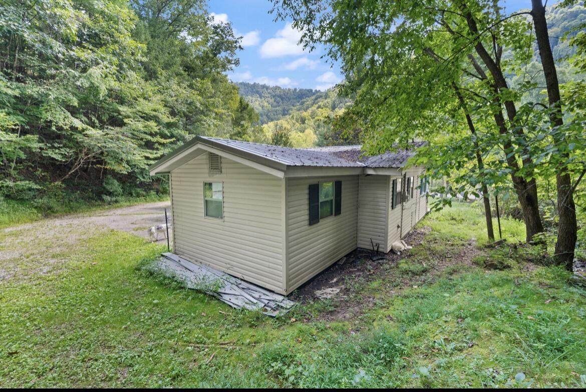 6026 6026 State Highway 221