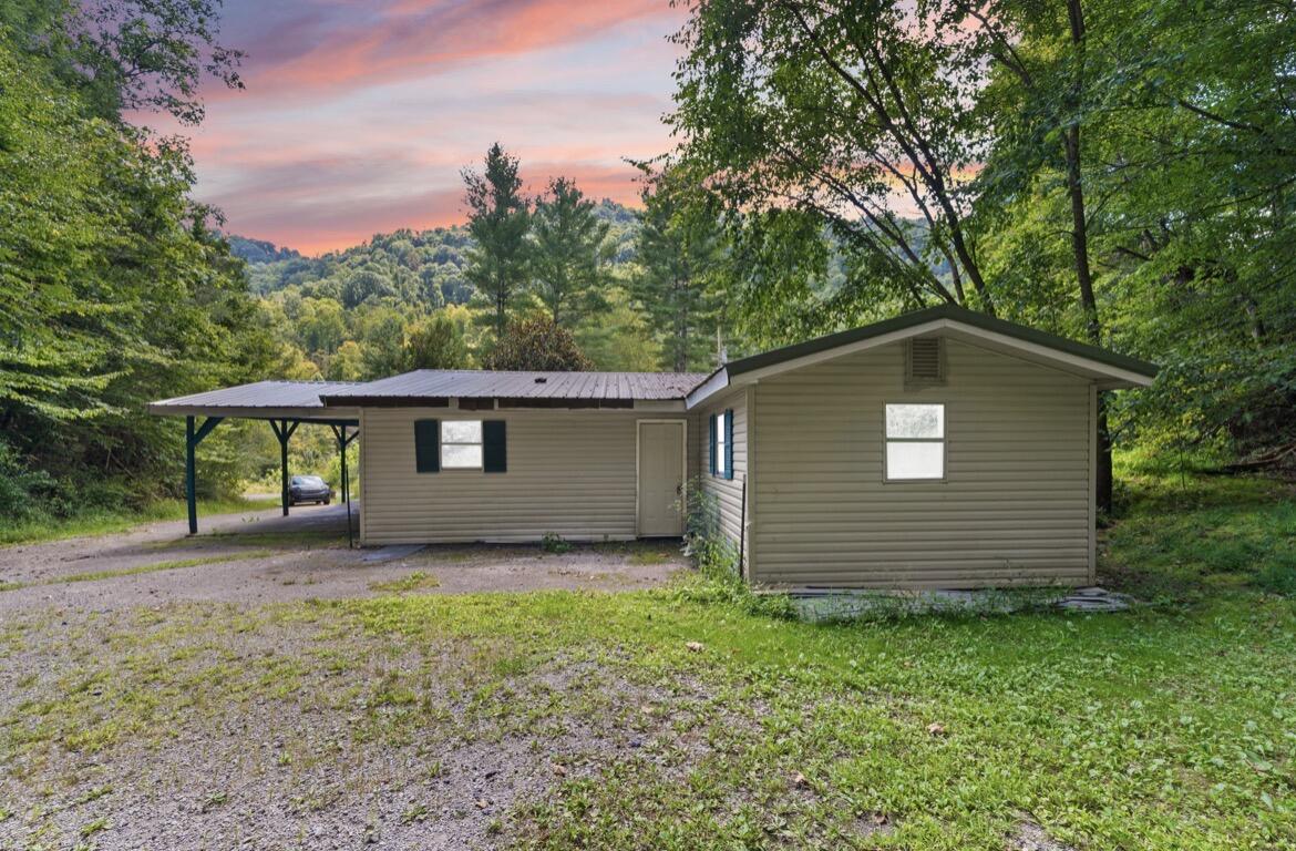 6026 6026 State Highway 221