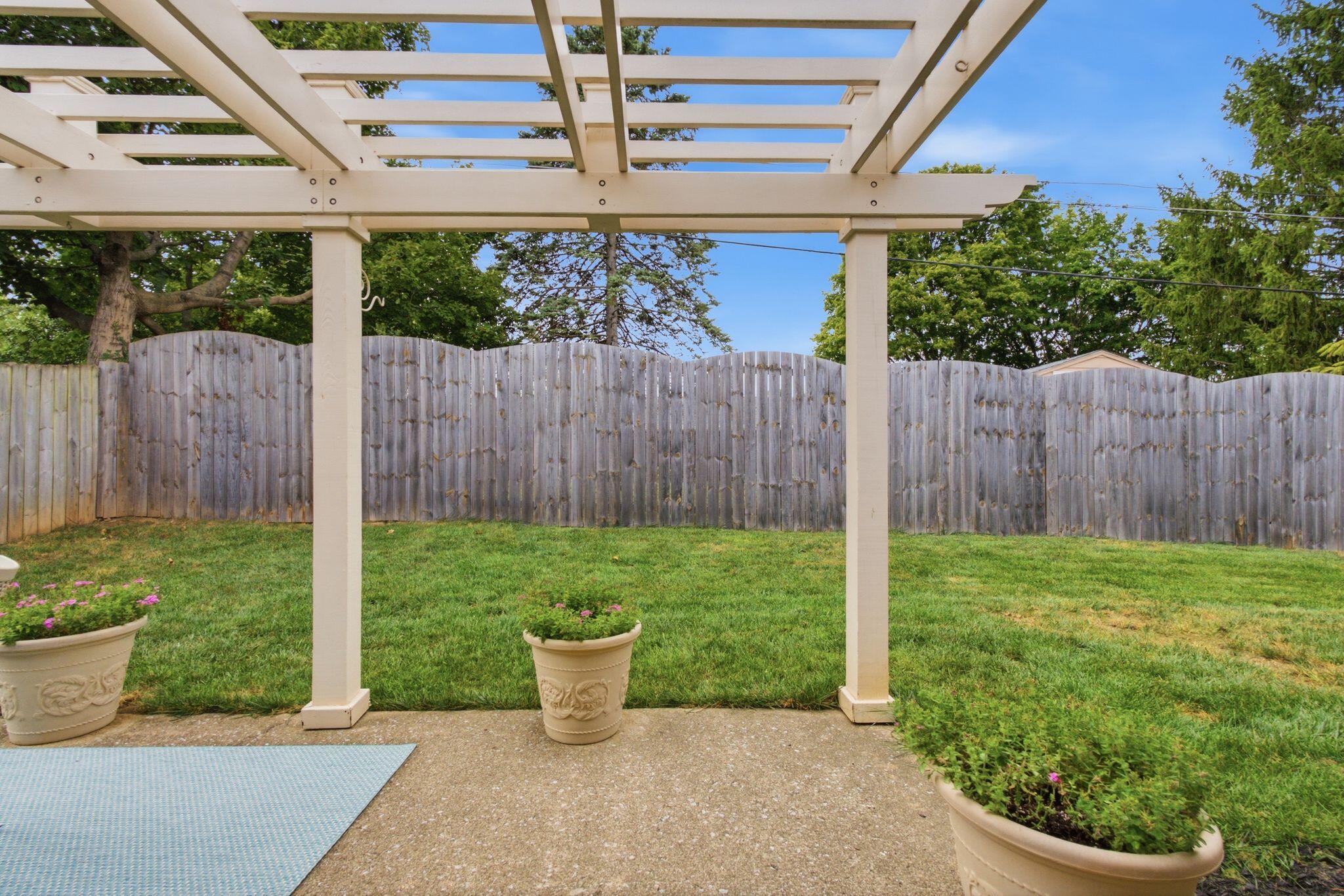 1761 Headley Green