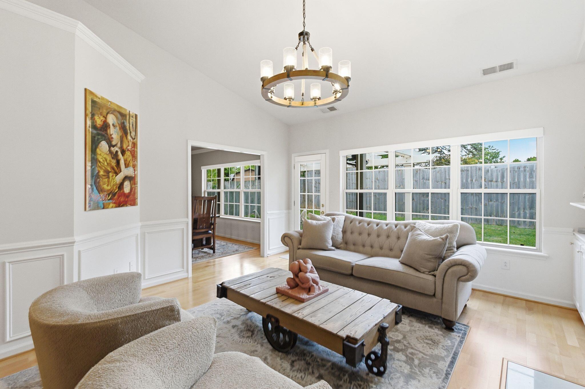 1761 Headley Green