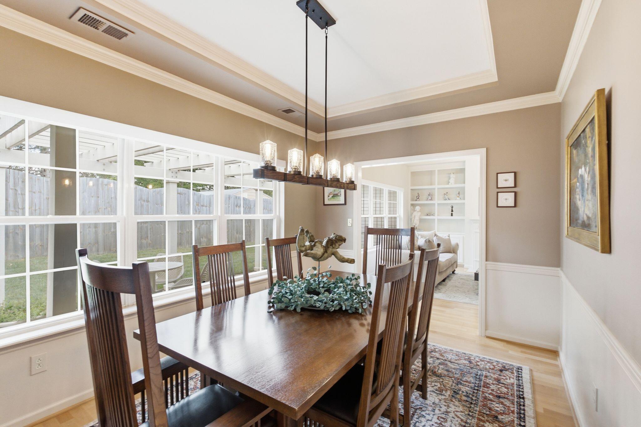 1761 Headley Green