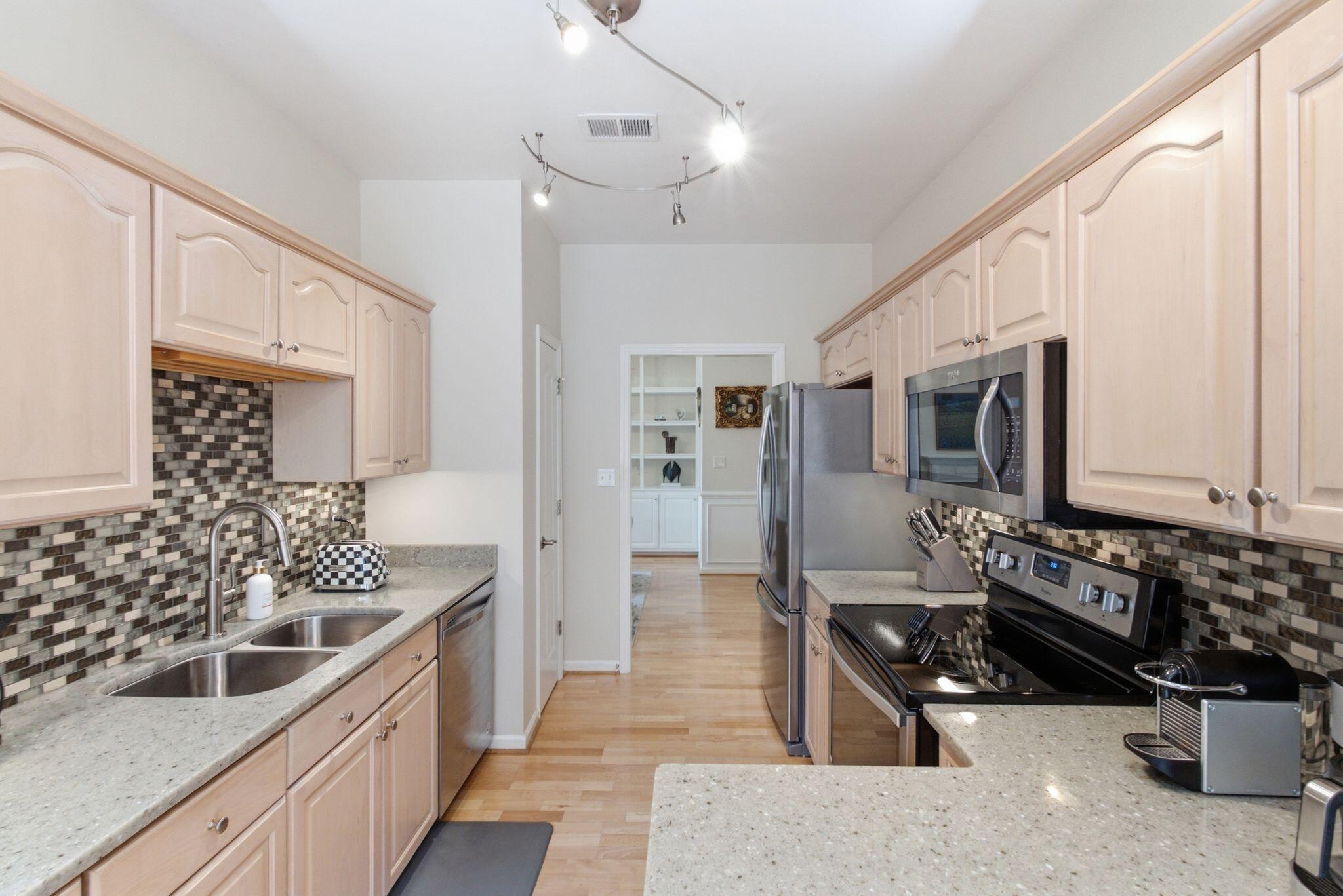 1761 Headley Green