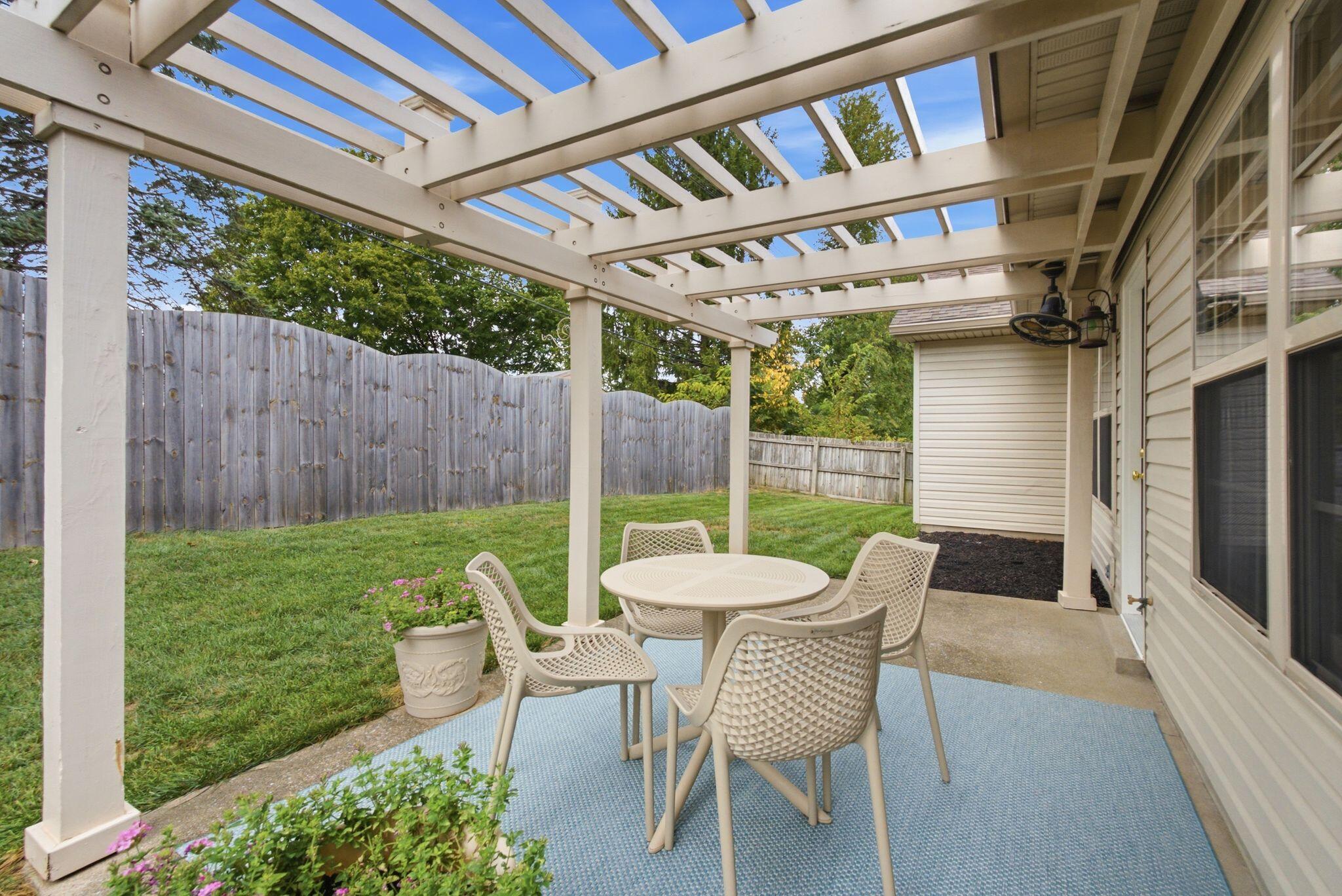 1761 Headley Green