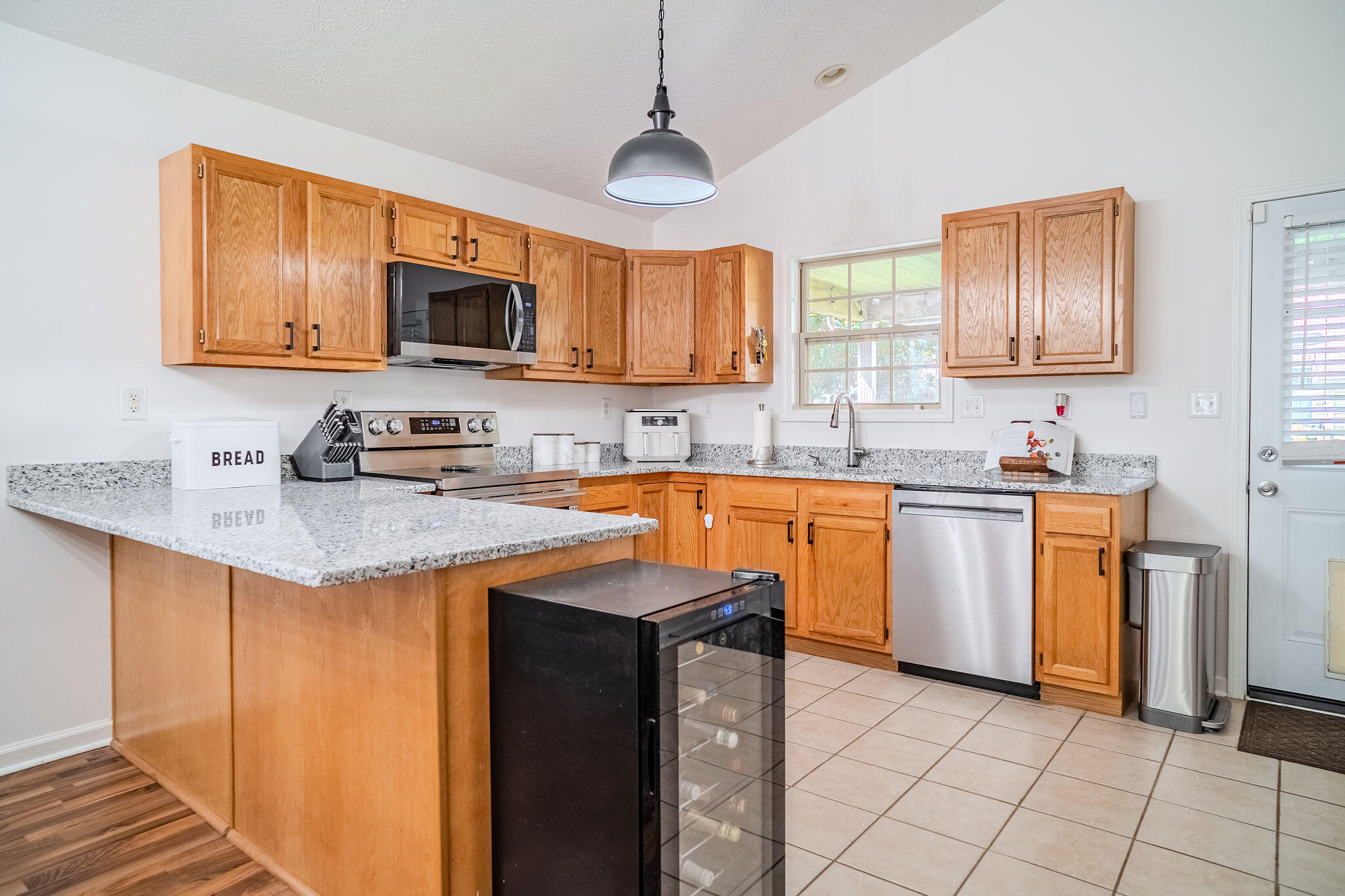 3112 Many Oaks Park