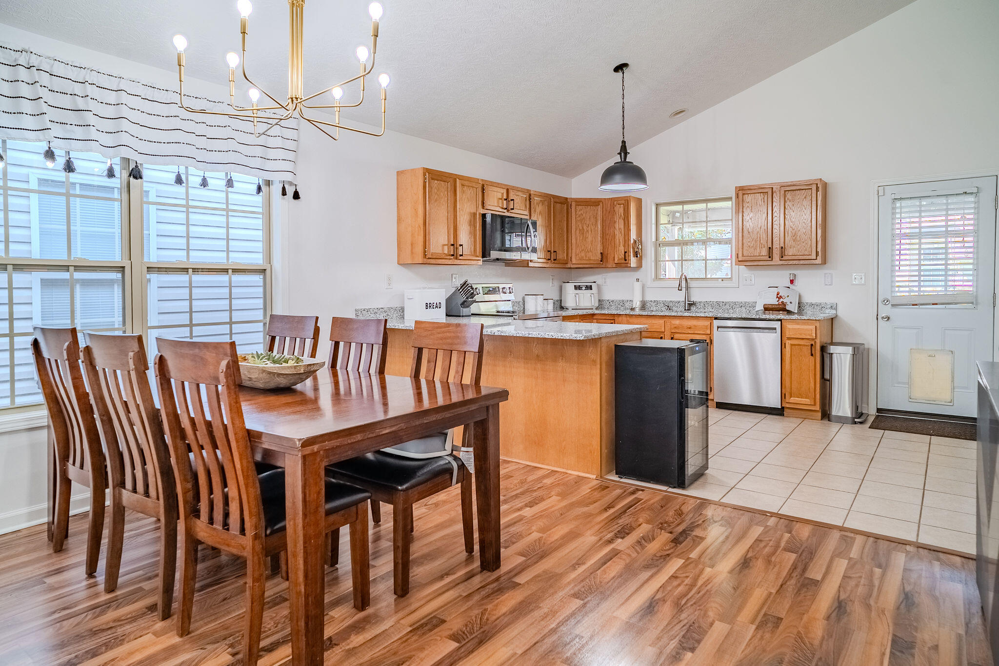 3112 Many Oaks Park