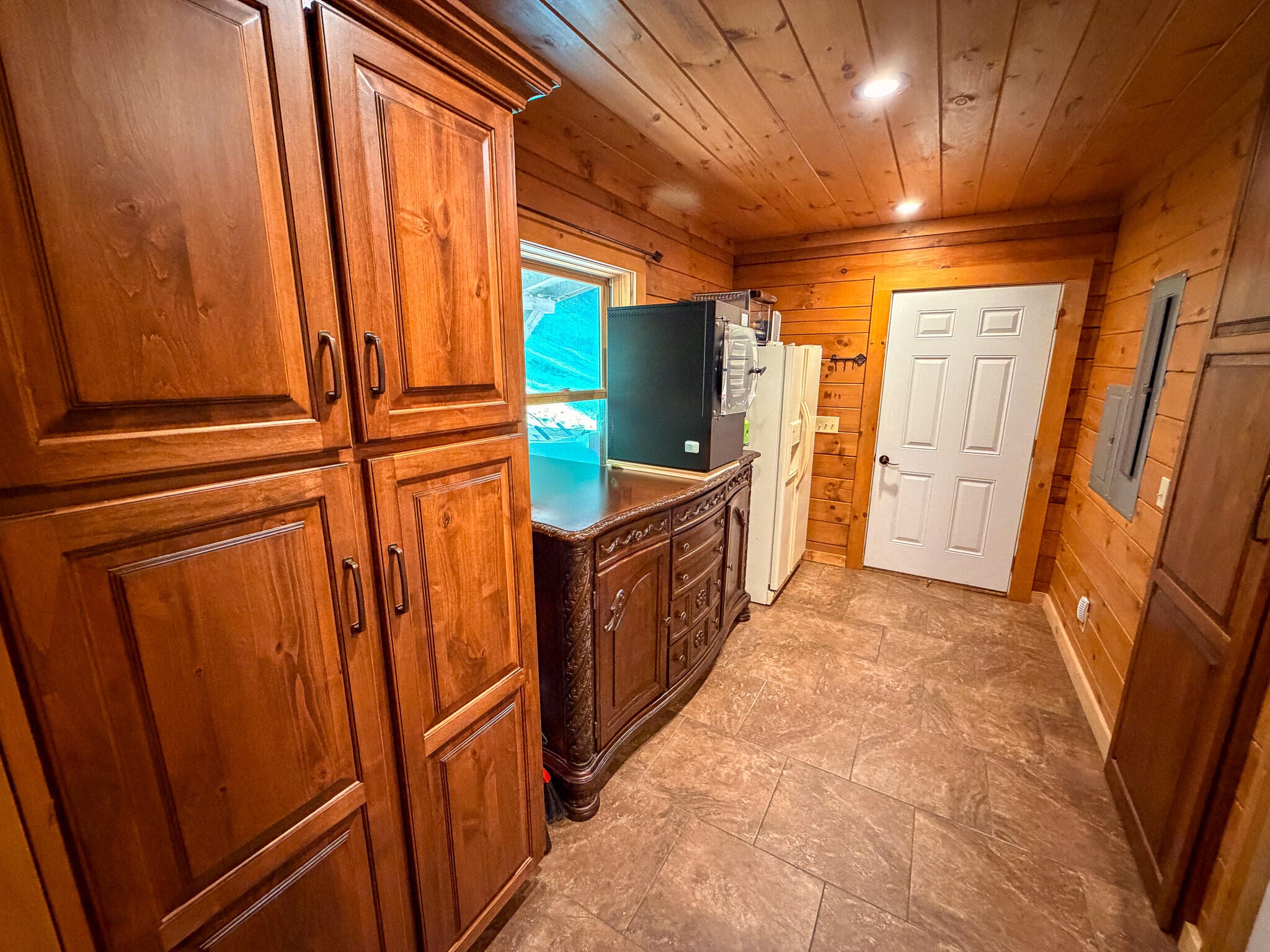 81 Tidewater Lane