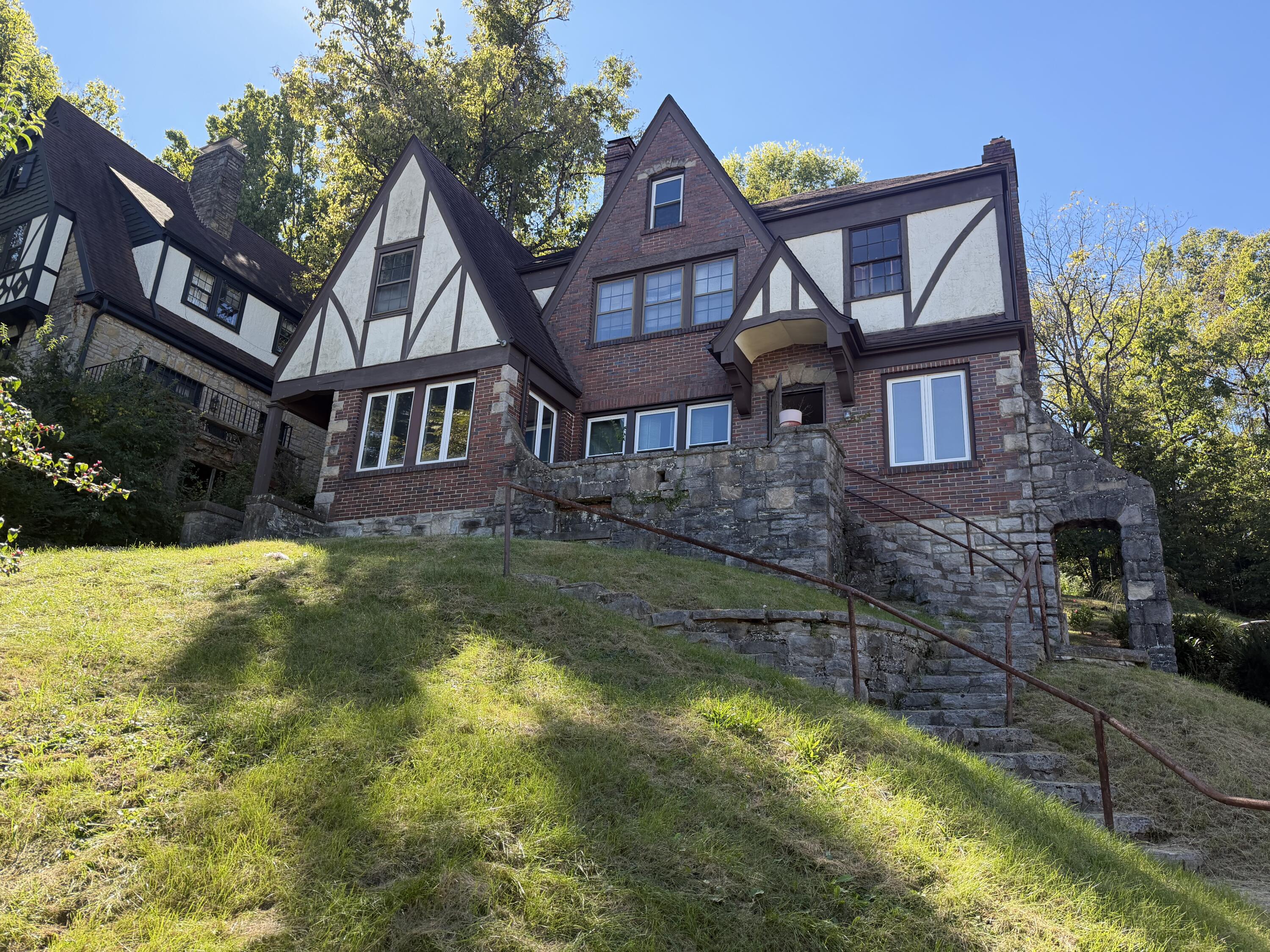 828 Shelby Street