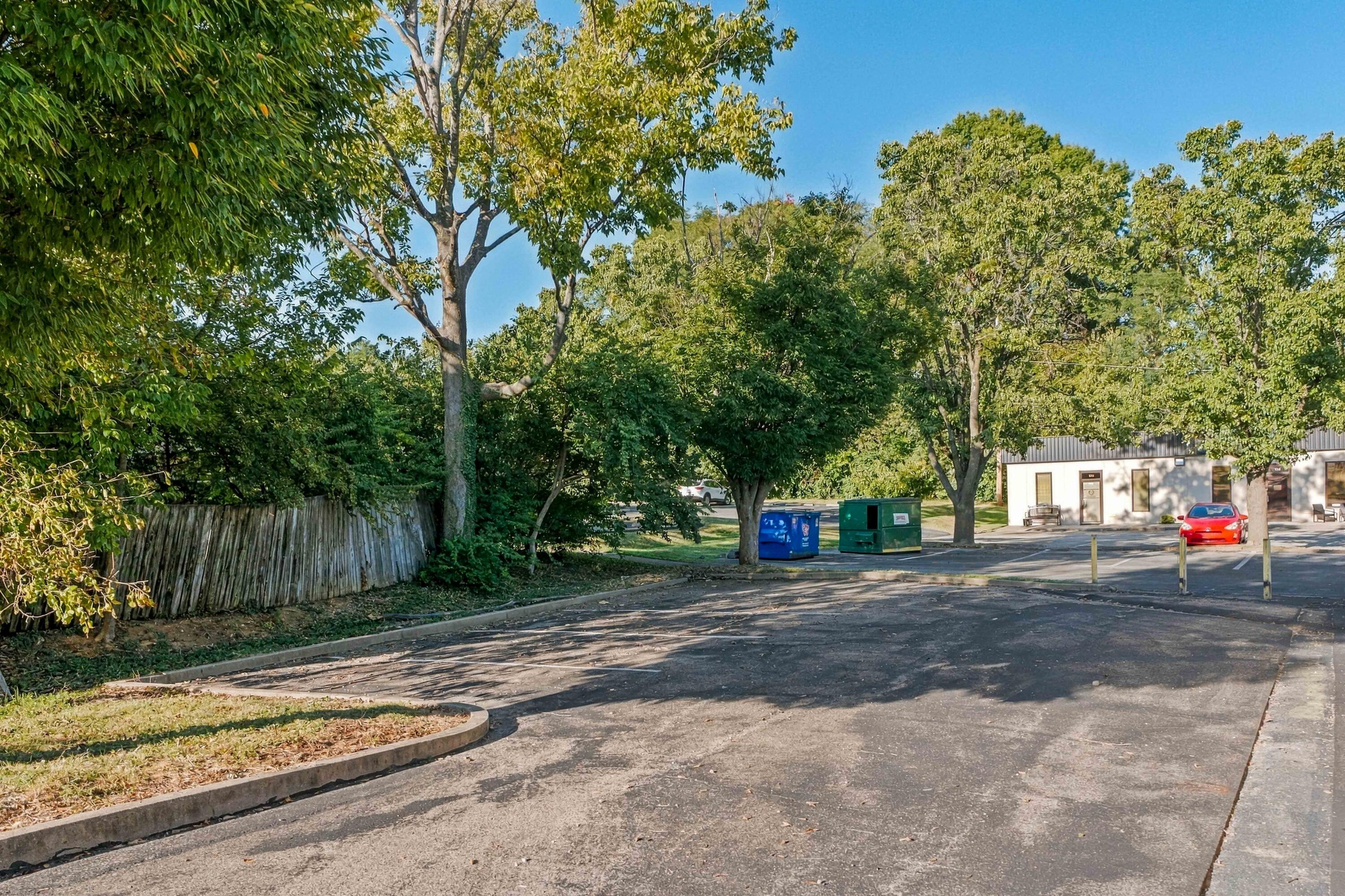 172 Versailles Road