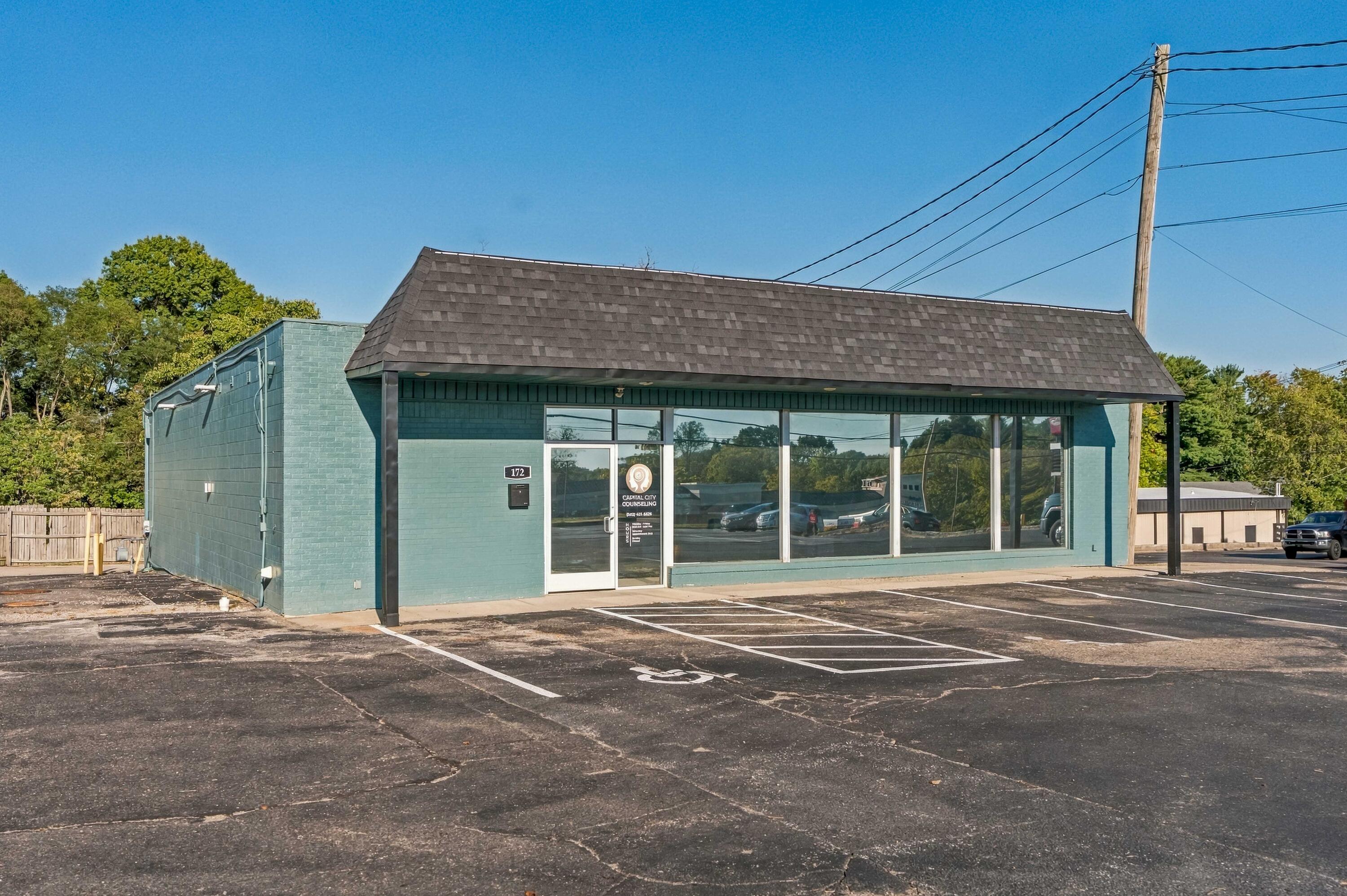 172 Versailles Road