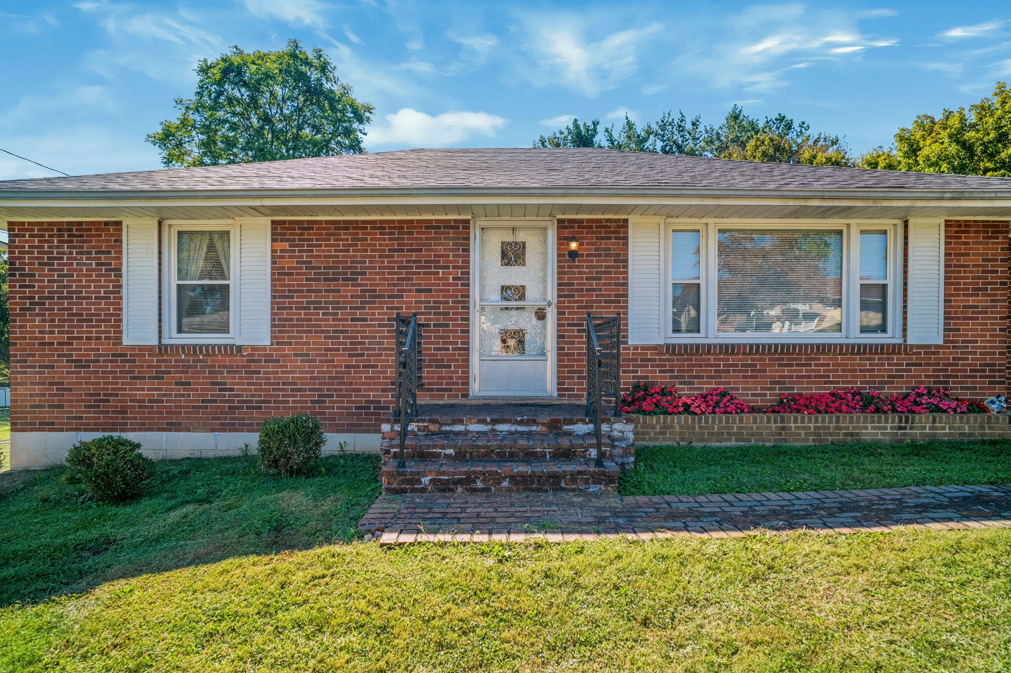 812 Elmwood Drive