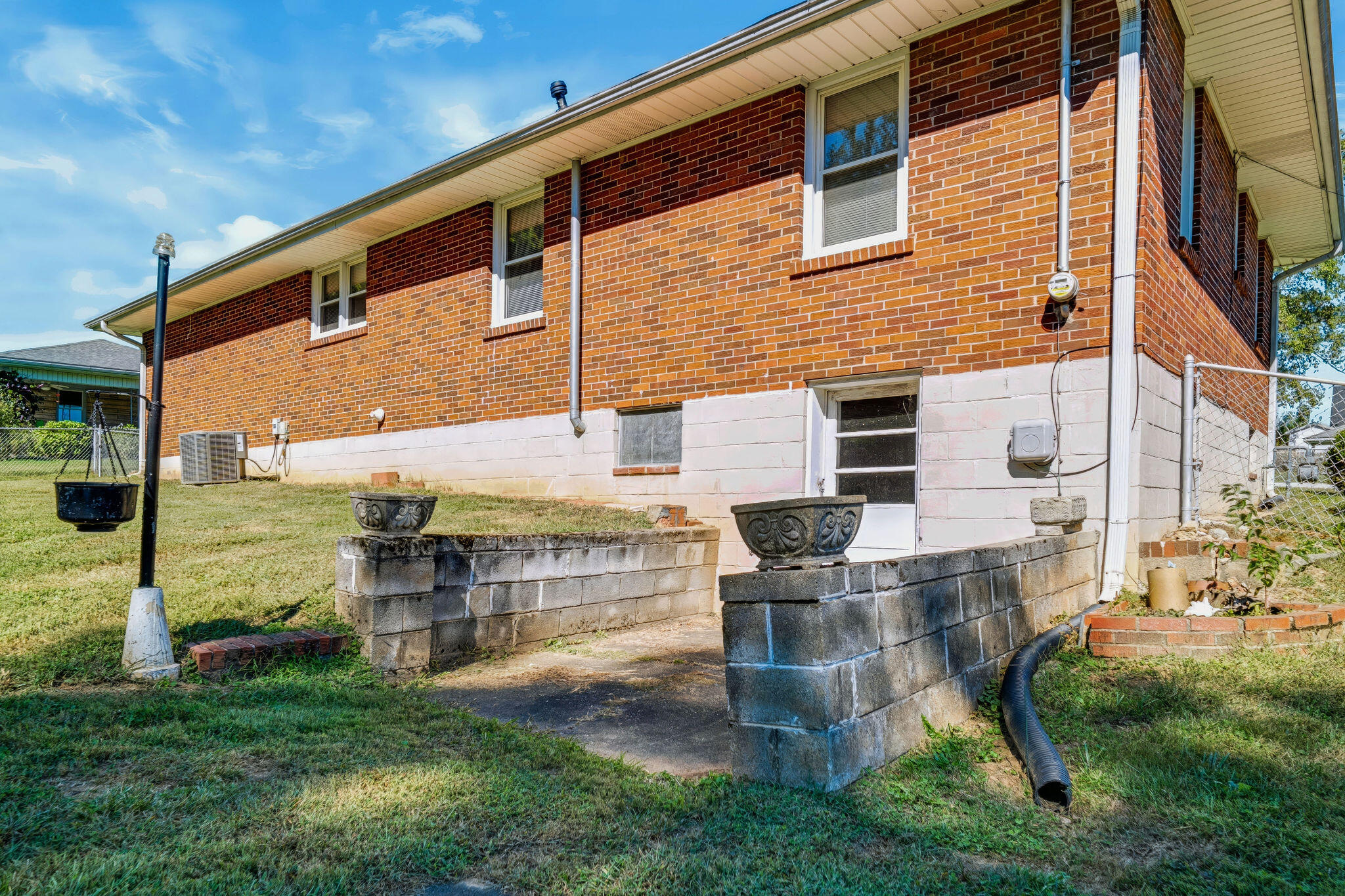 812 Elmwood Drive